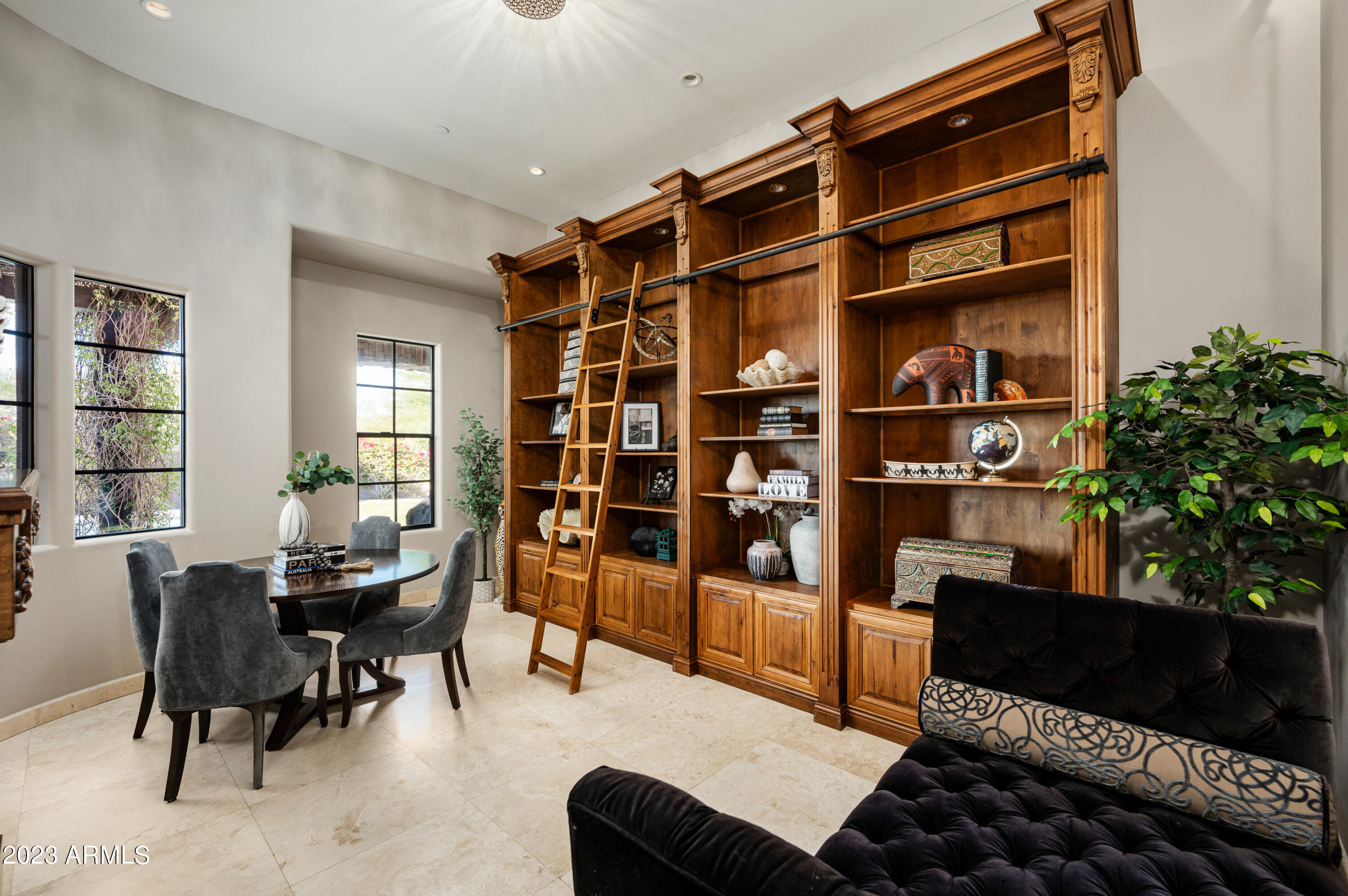 PINNACLE PARADISE - Residential