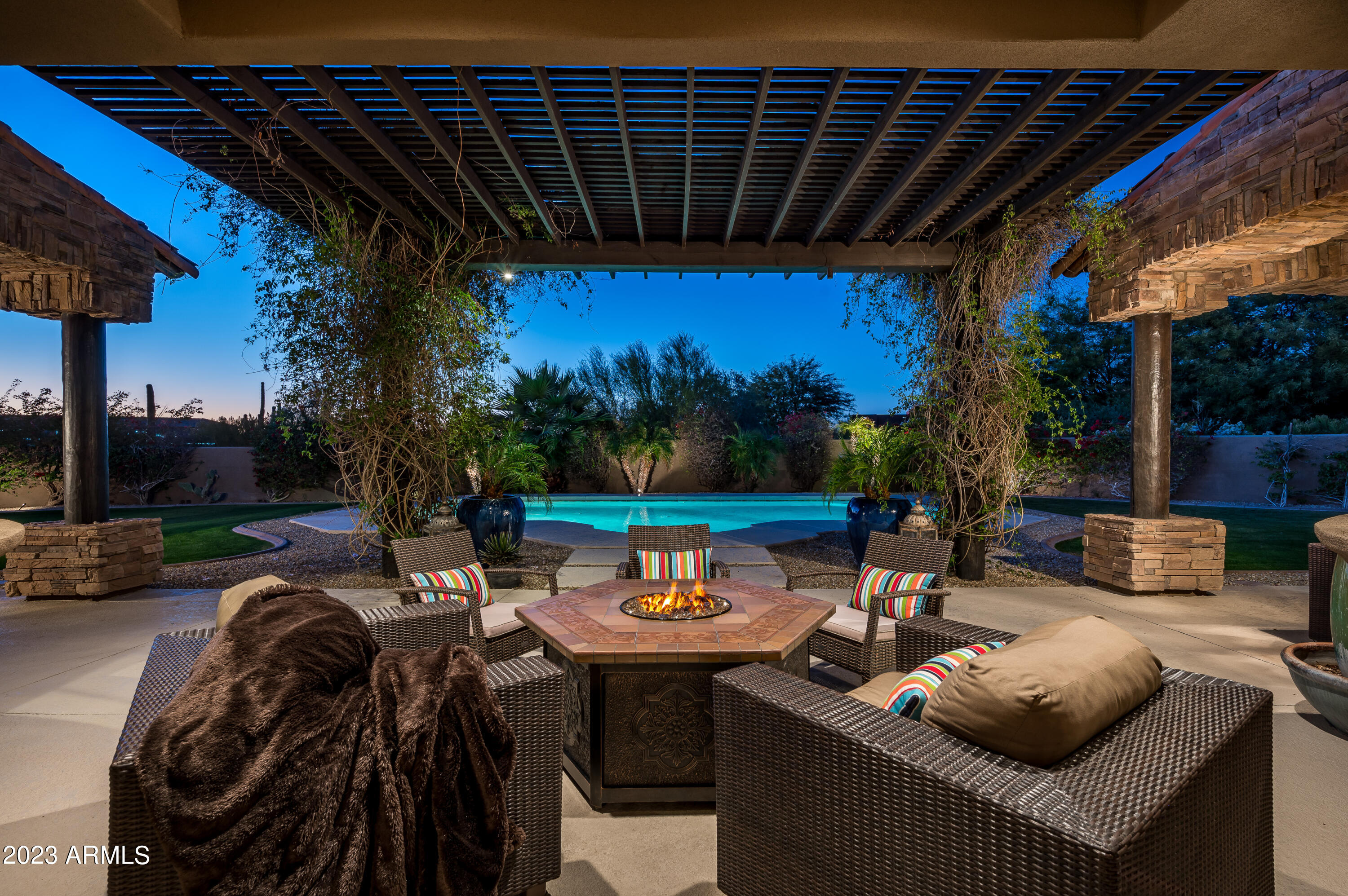PINNACLE PARADISE - Residential