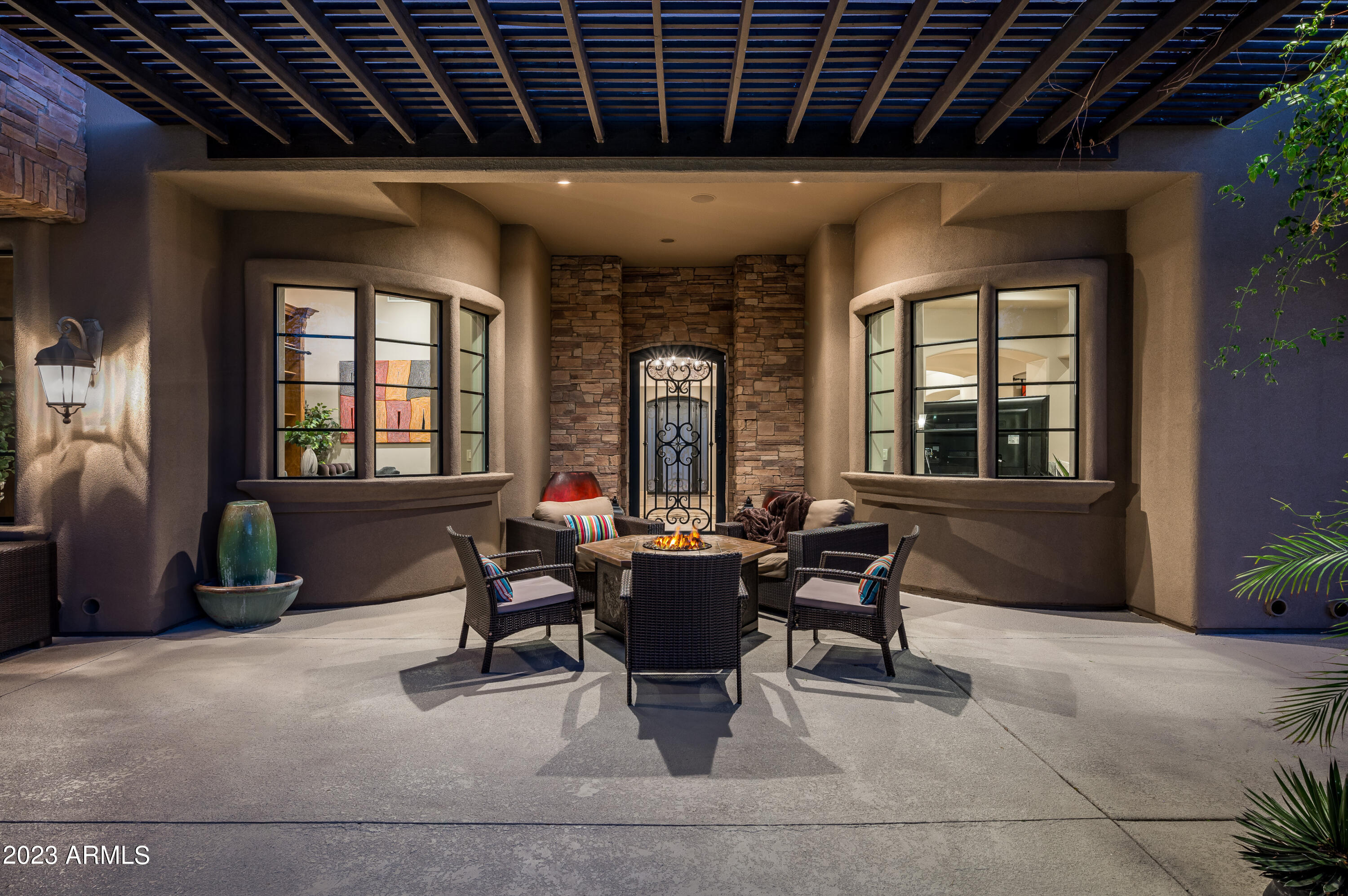 PINNACLE PARADISE - Residential