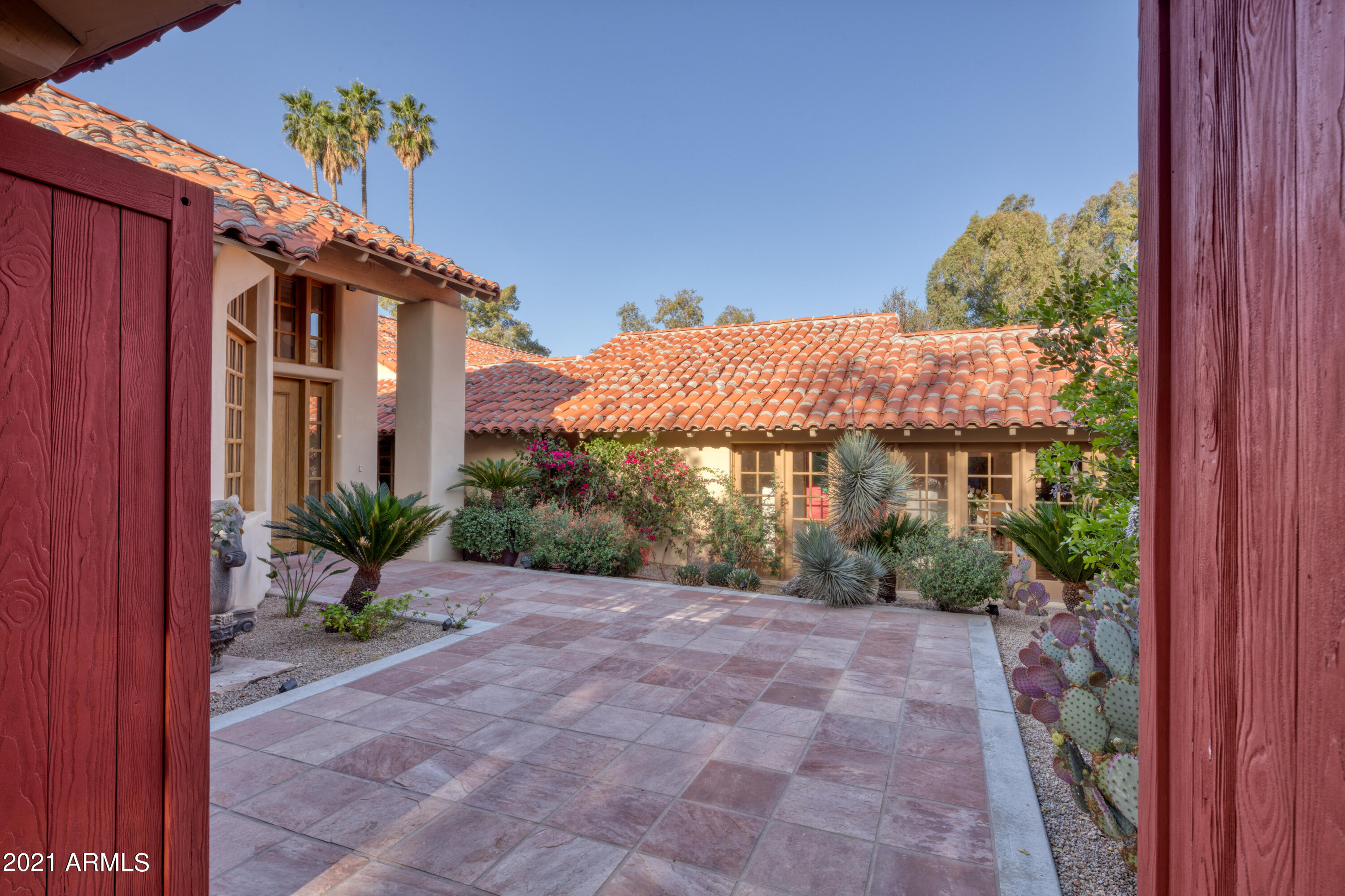 PARADISE HILLS - Residential