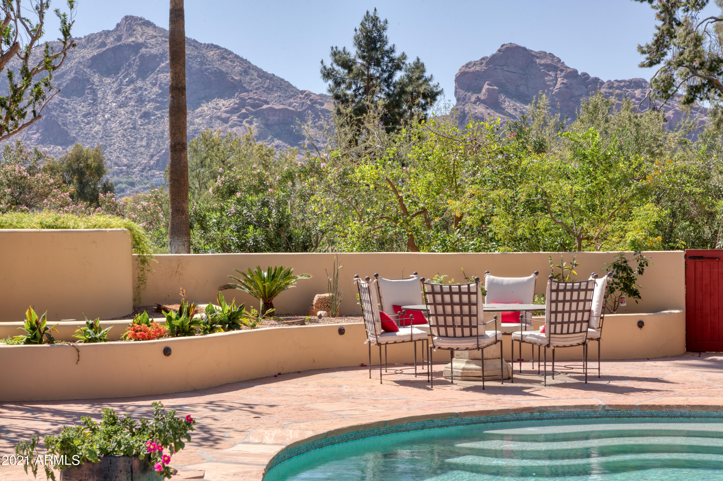 PARADISE HILLS - Residential