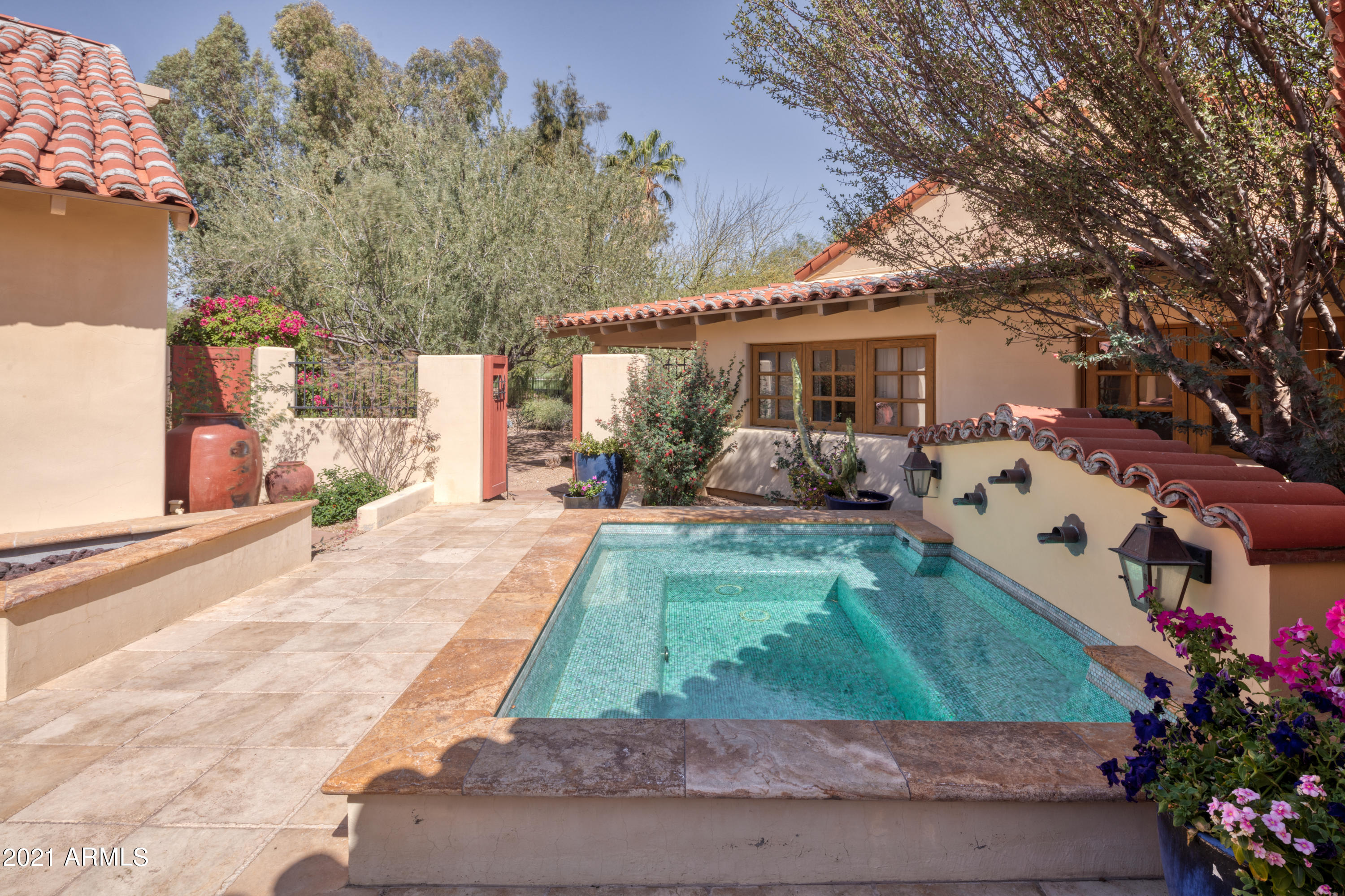 PARADISE HILLS - Residential