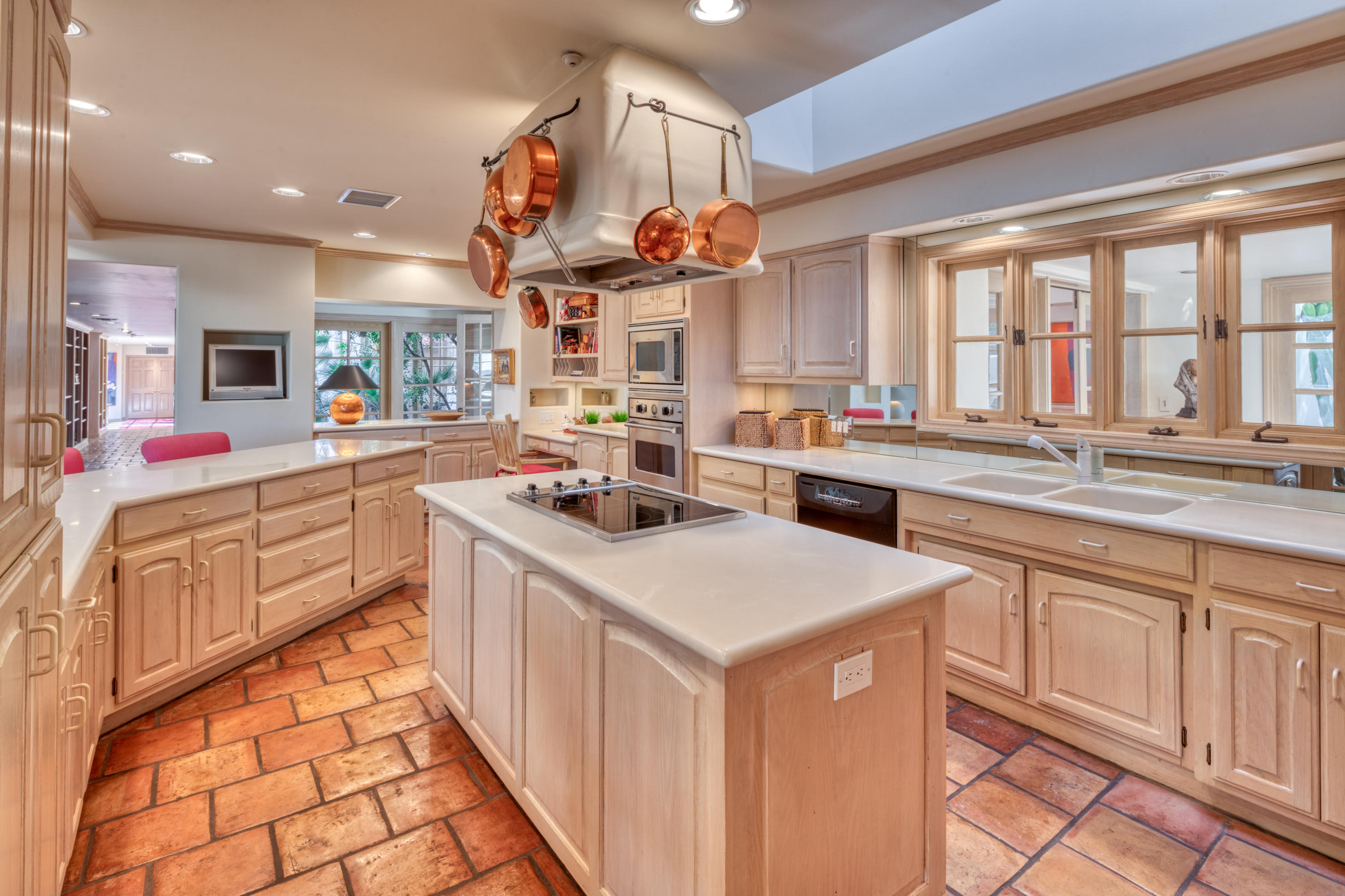 PARADISE HILLS - Residential