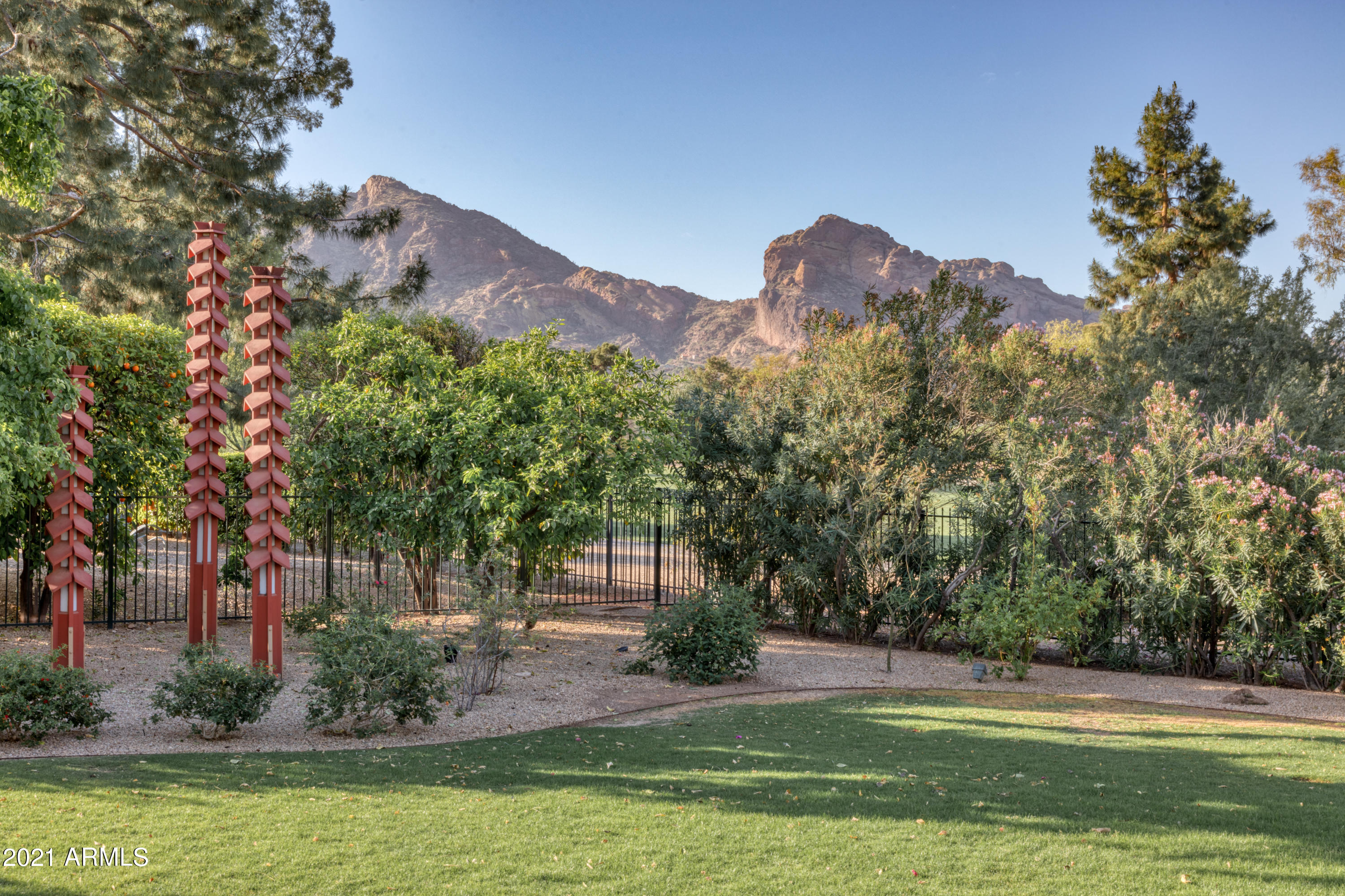 PARADISE HILLS - Residential