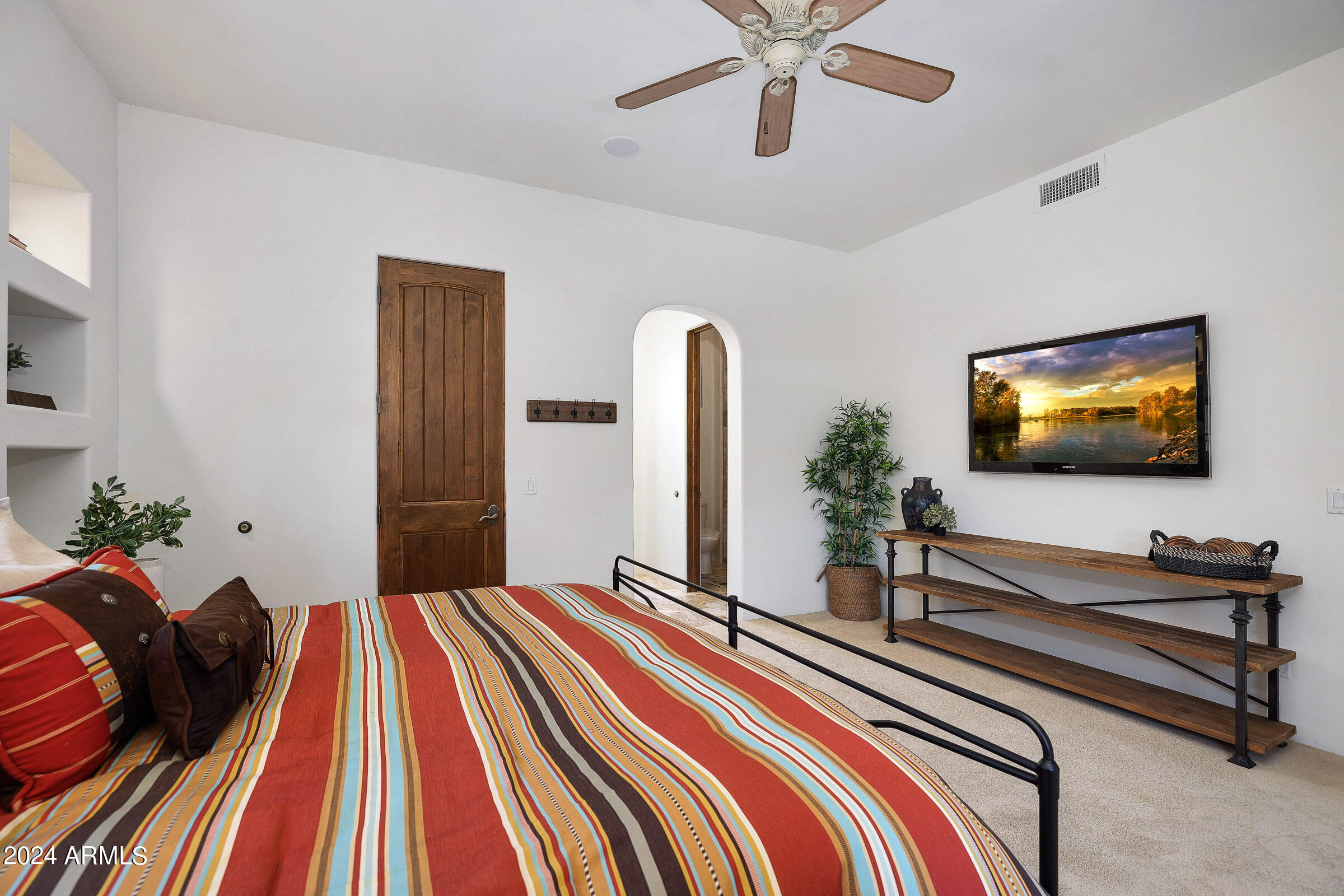 WHISPER ROCK UNIT 1 - Residential
