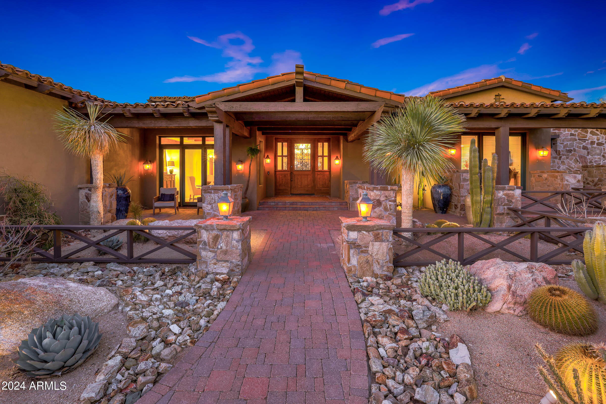 WHISPER ROCK UNIT 1 - Residential