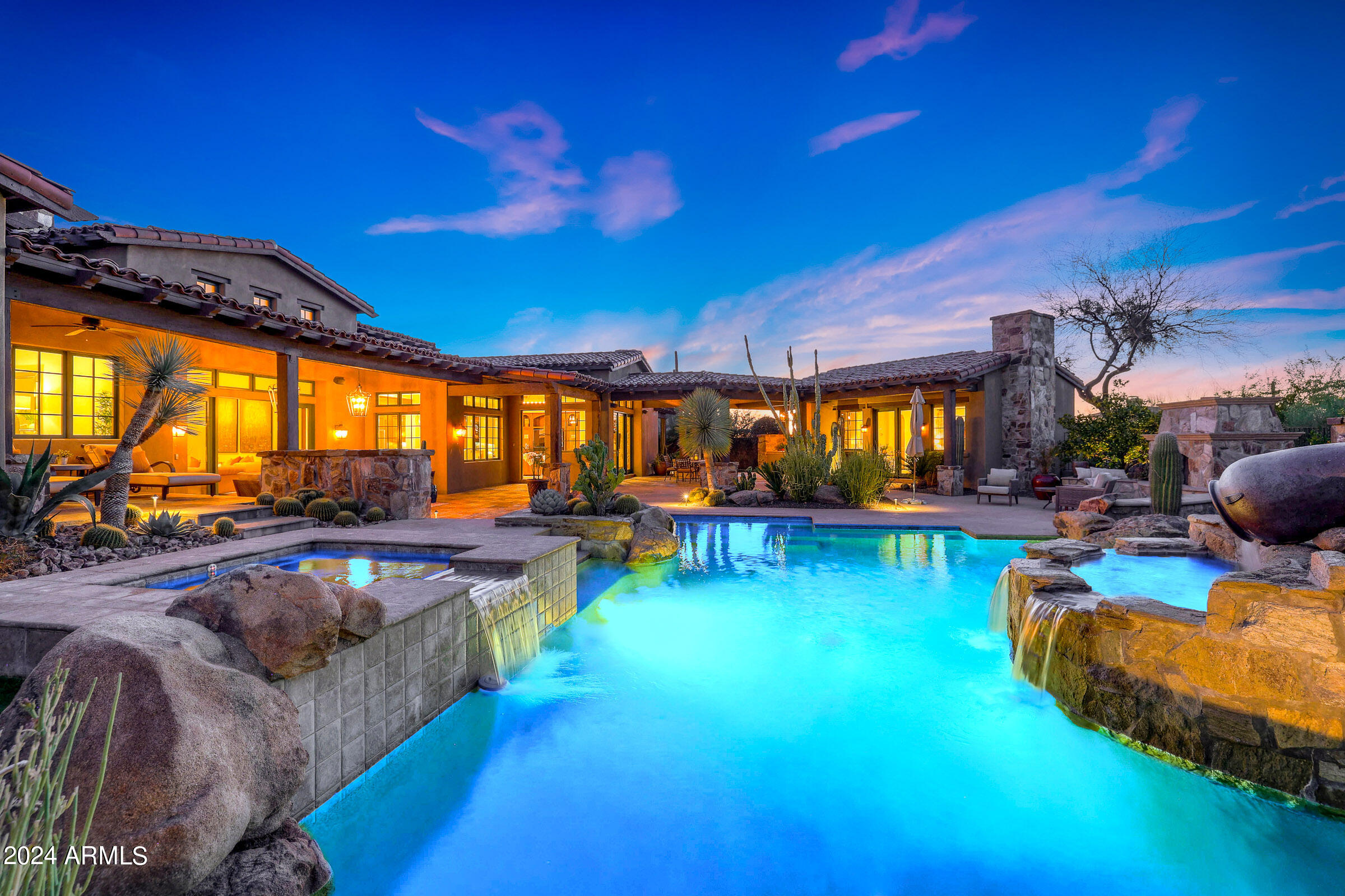 WHISPER ROCK UNIT 1 - Residential