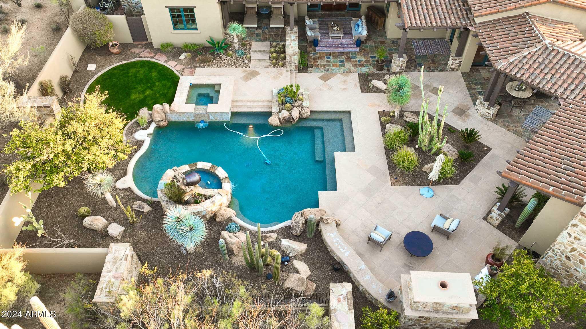 WHISPER ROCK UNIT 1 - Residential