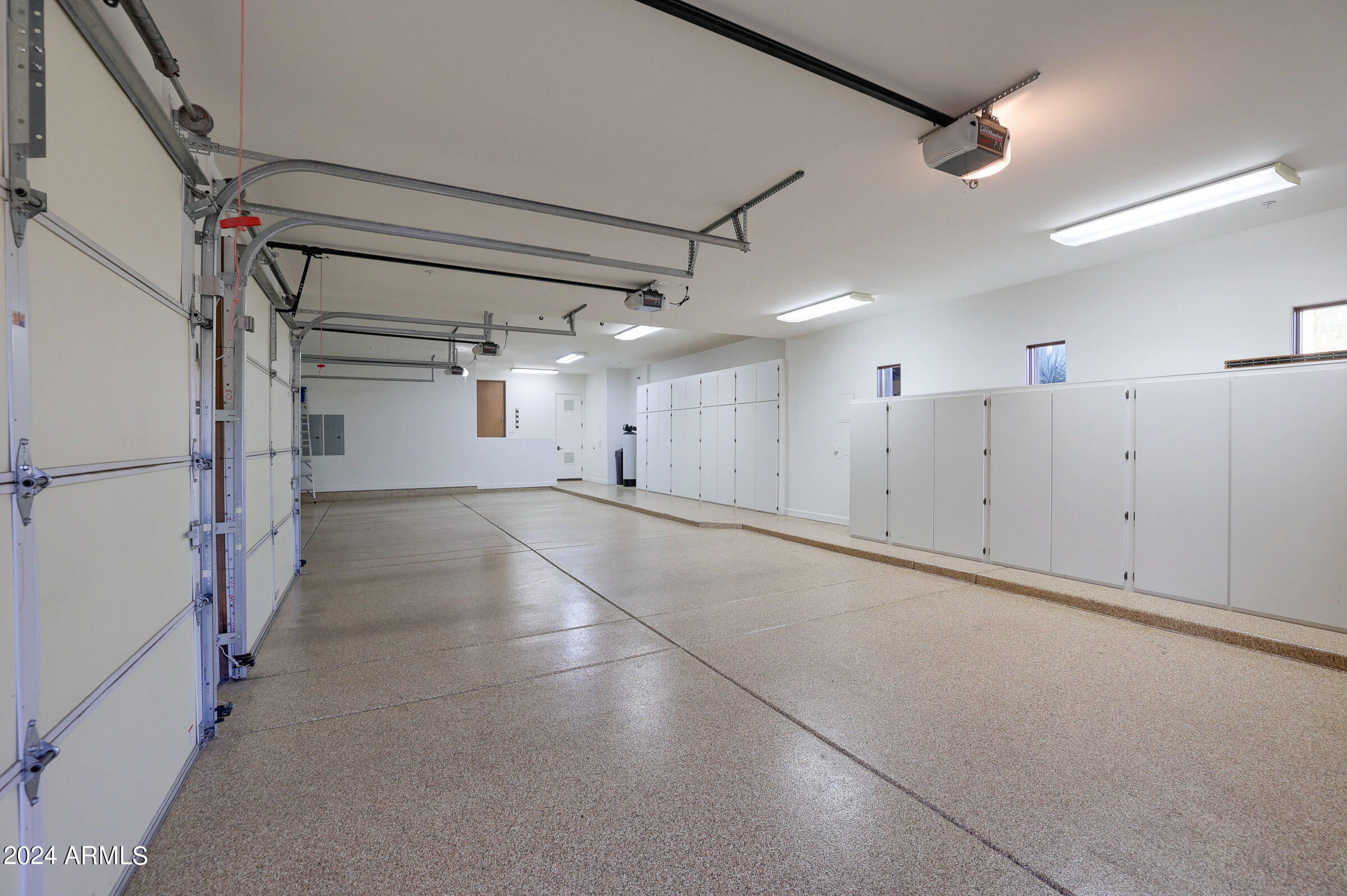 WHISPER ROCK UNIT 1 - Residential