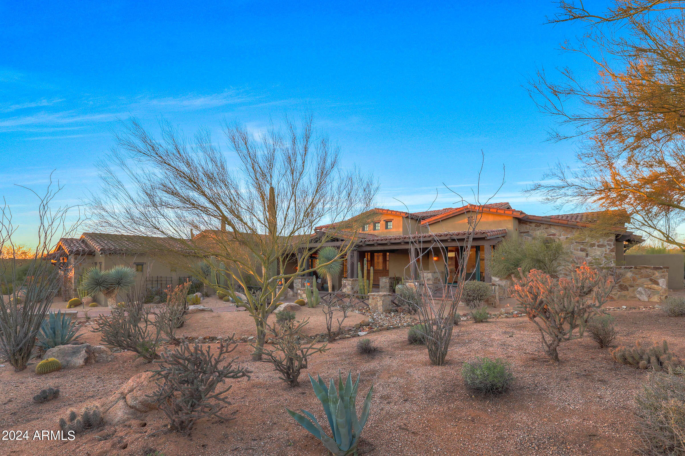 WHISPER ROCK UNIT 1 - Residential
