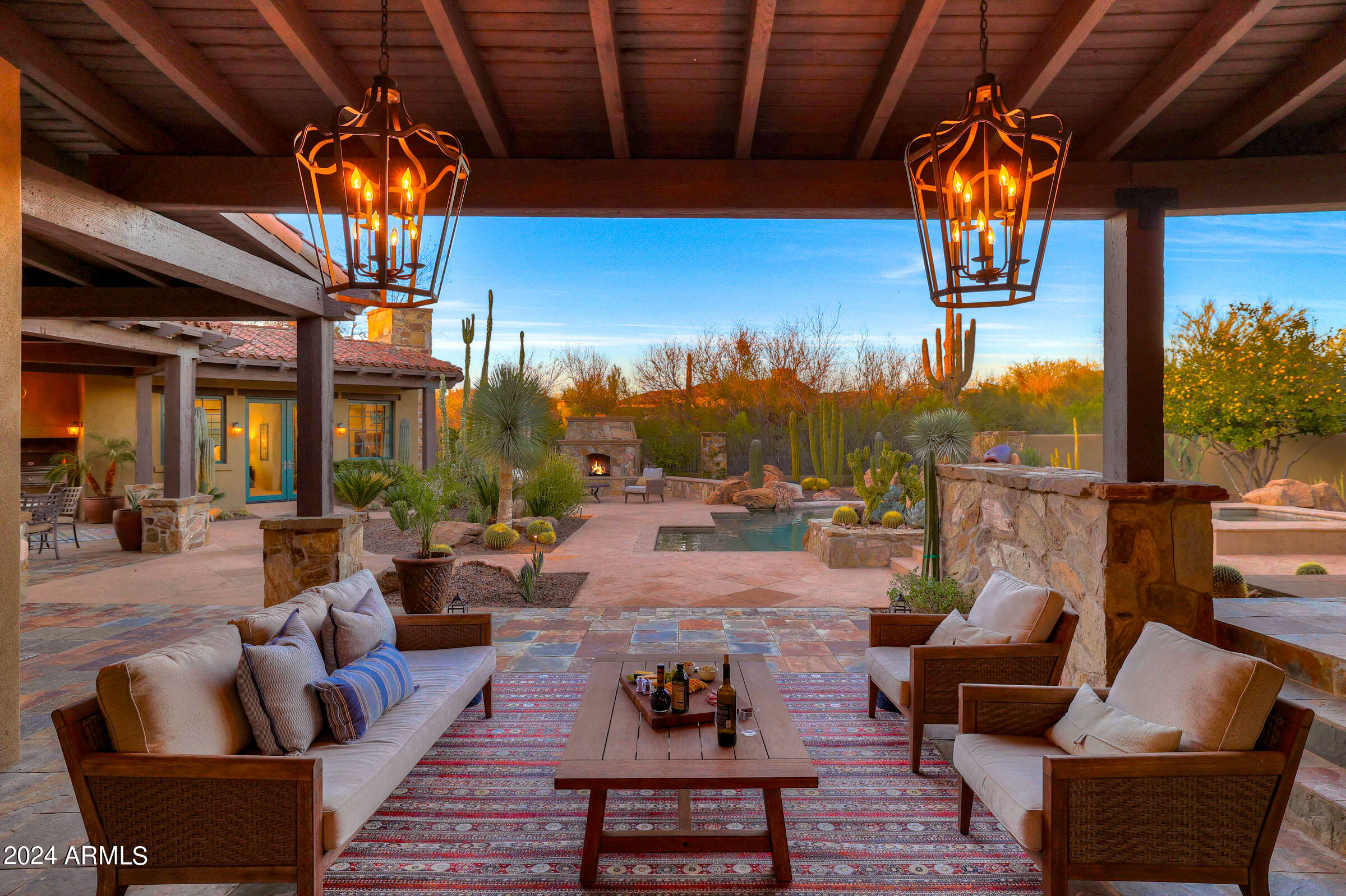WHISPER ROCK UNIT 1 - Residential