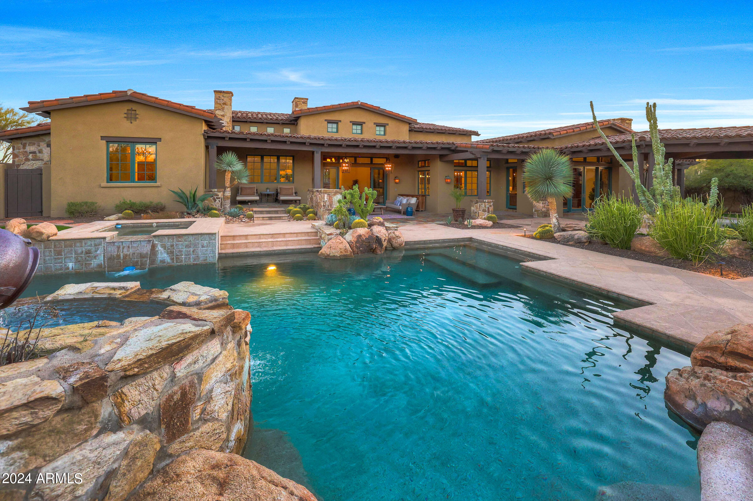 WHISPER ROCK UNIT 1 - Residential