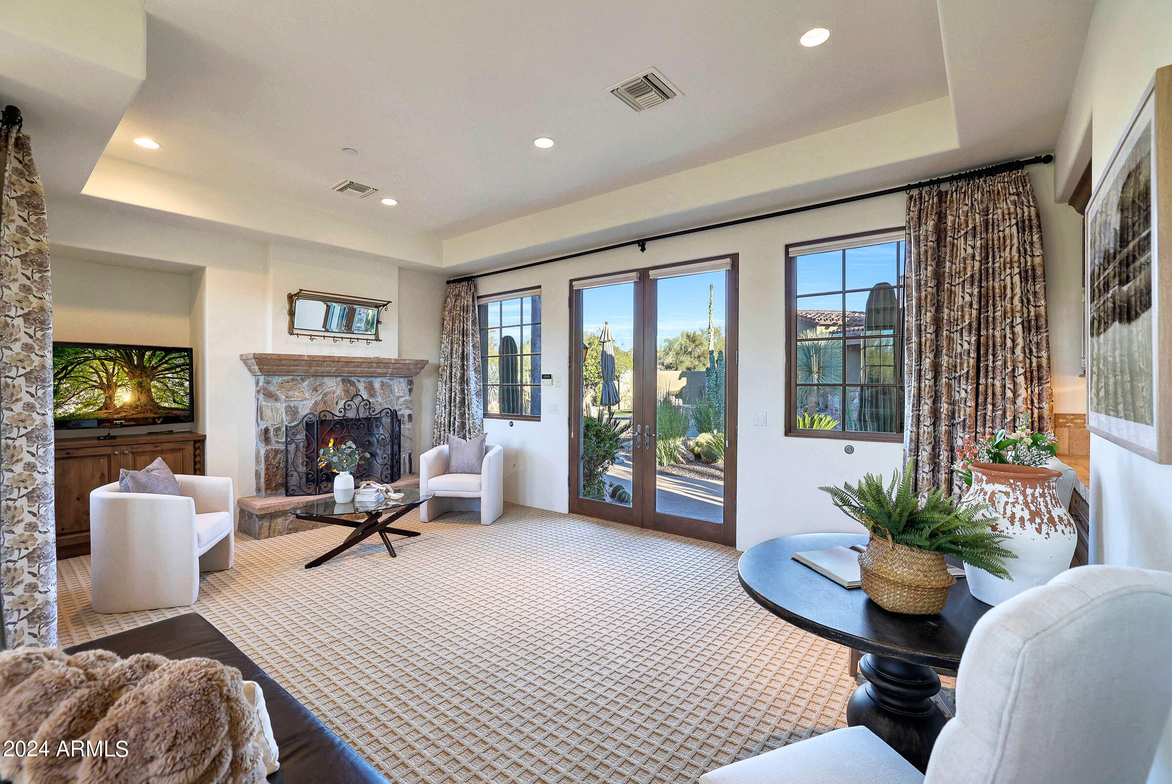 WHISPER ROCK UNIT 1 - Residential