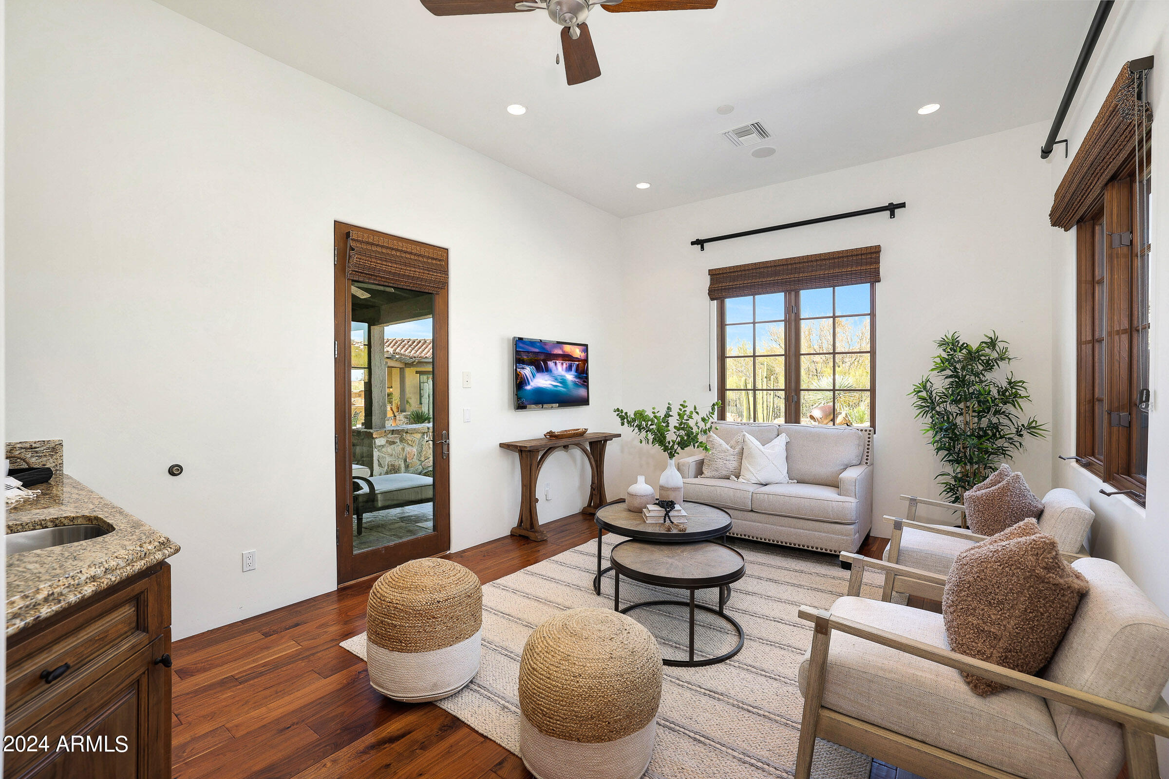 WHISPER ROCK UNIT 1 - Residential