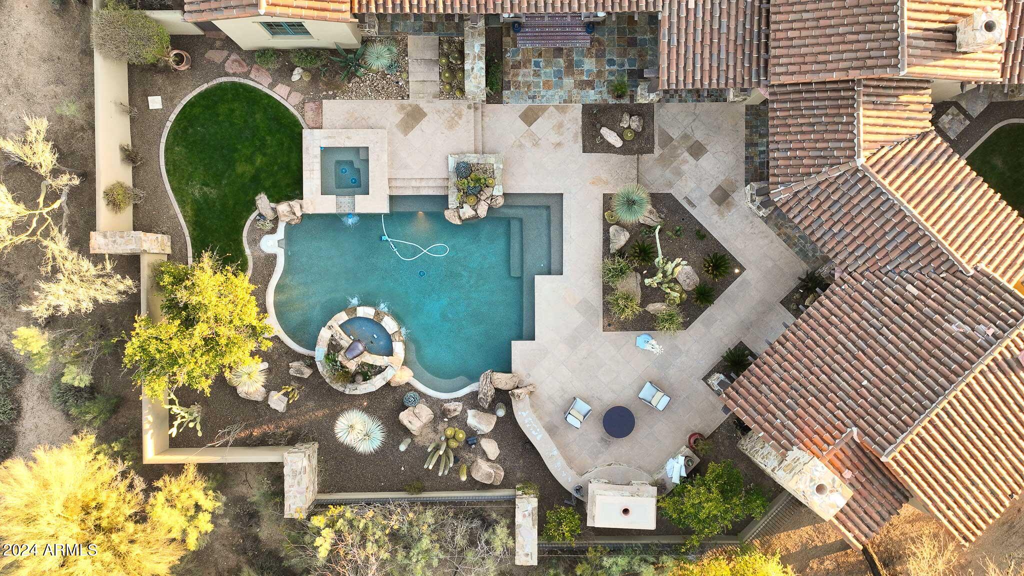 WHISPER ROCK UNIT 1 - Residential