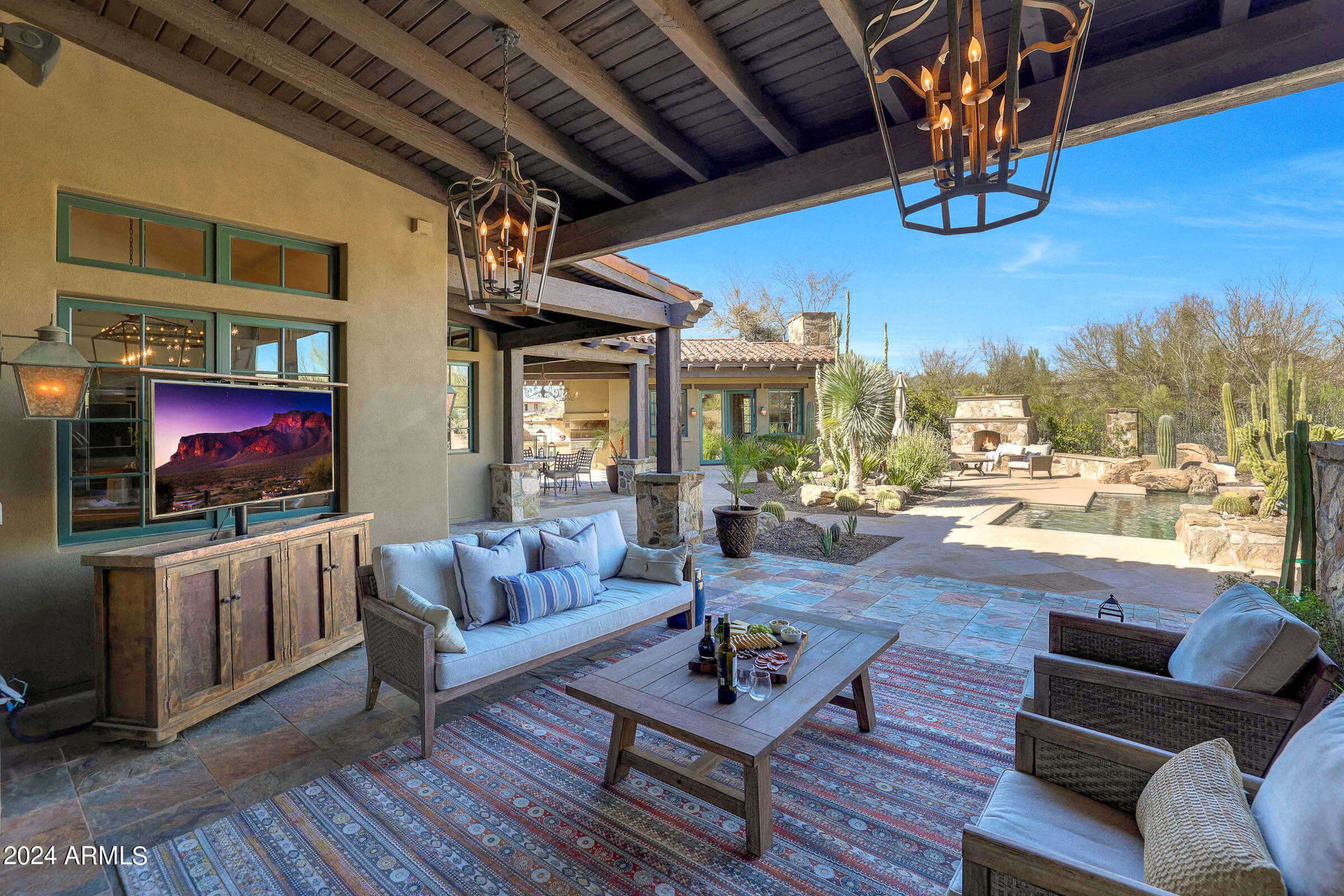 WHISPER ROCK UNIT 1 - Residential