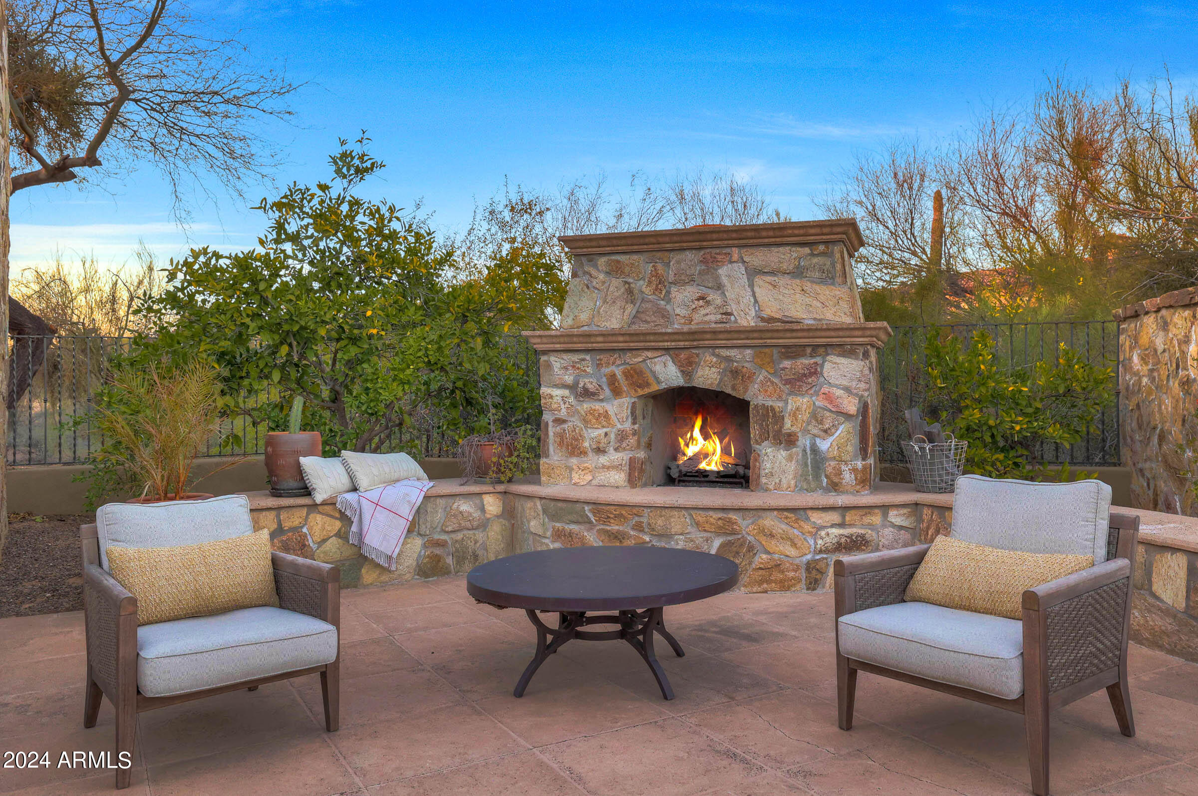 WHISPER ROCK UNIT 1 - Residential