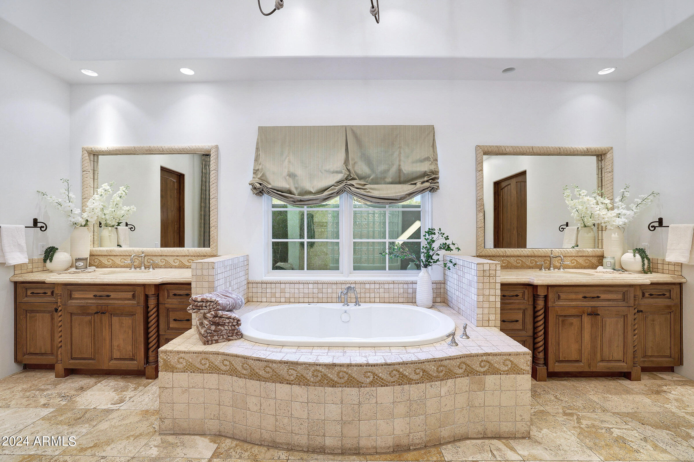 WHISPER ROCK UNIT 1 - Residential