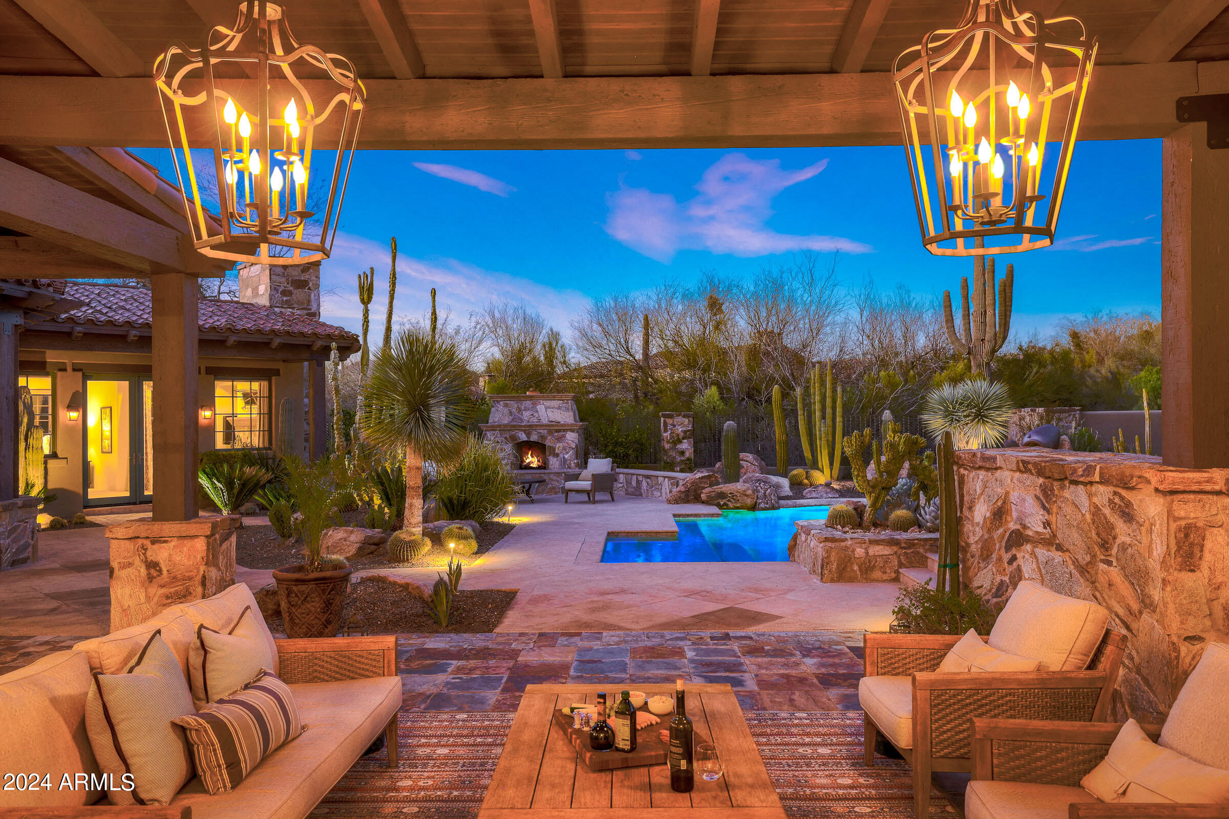 WHISPER ROCK UNIT 1 - Residential