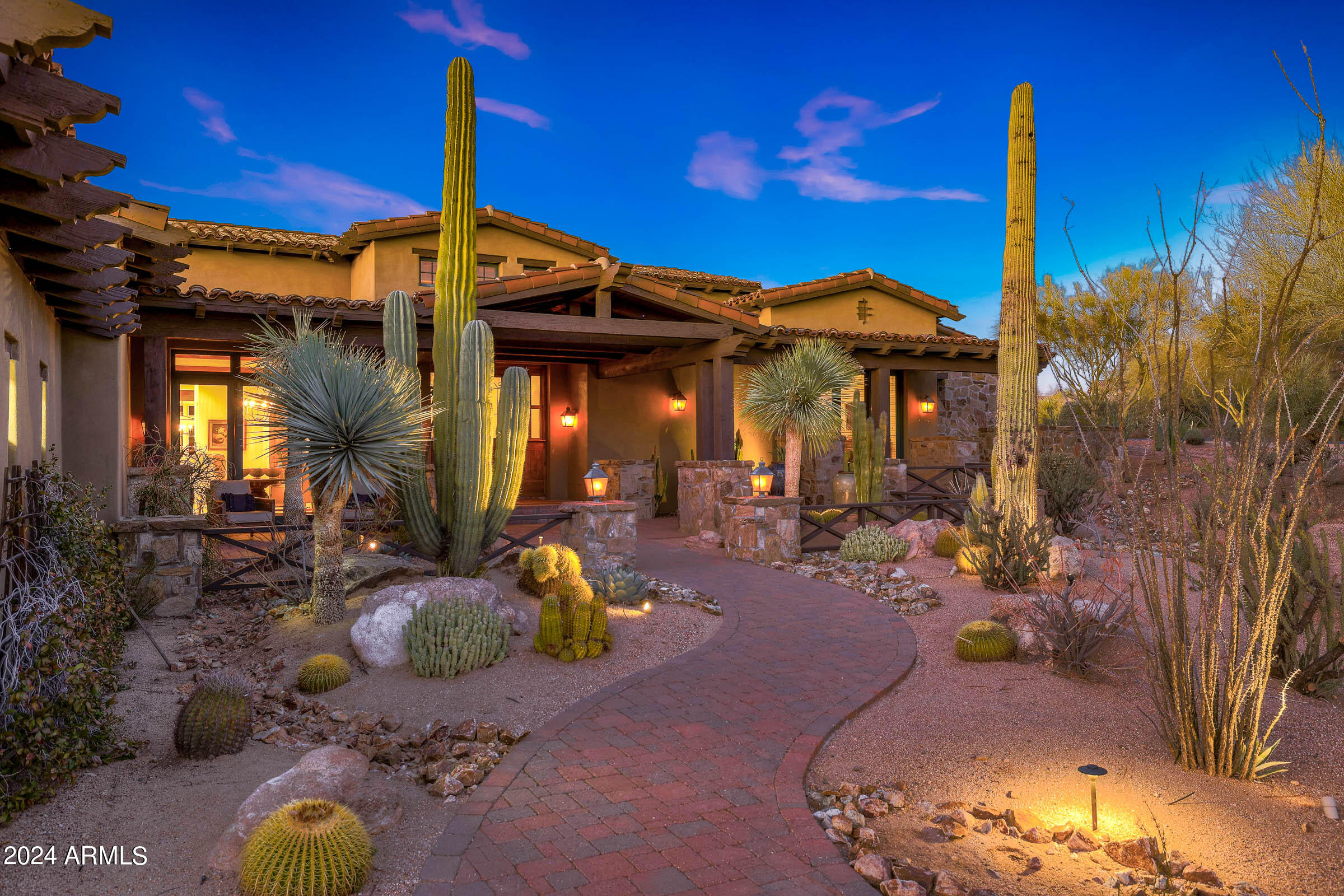 WHISPER ROCK UNIT 1 - Residential