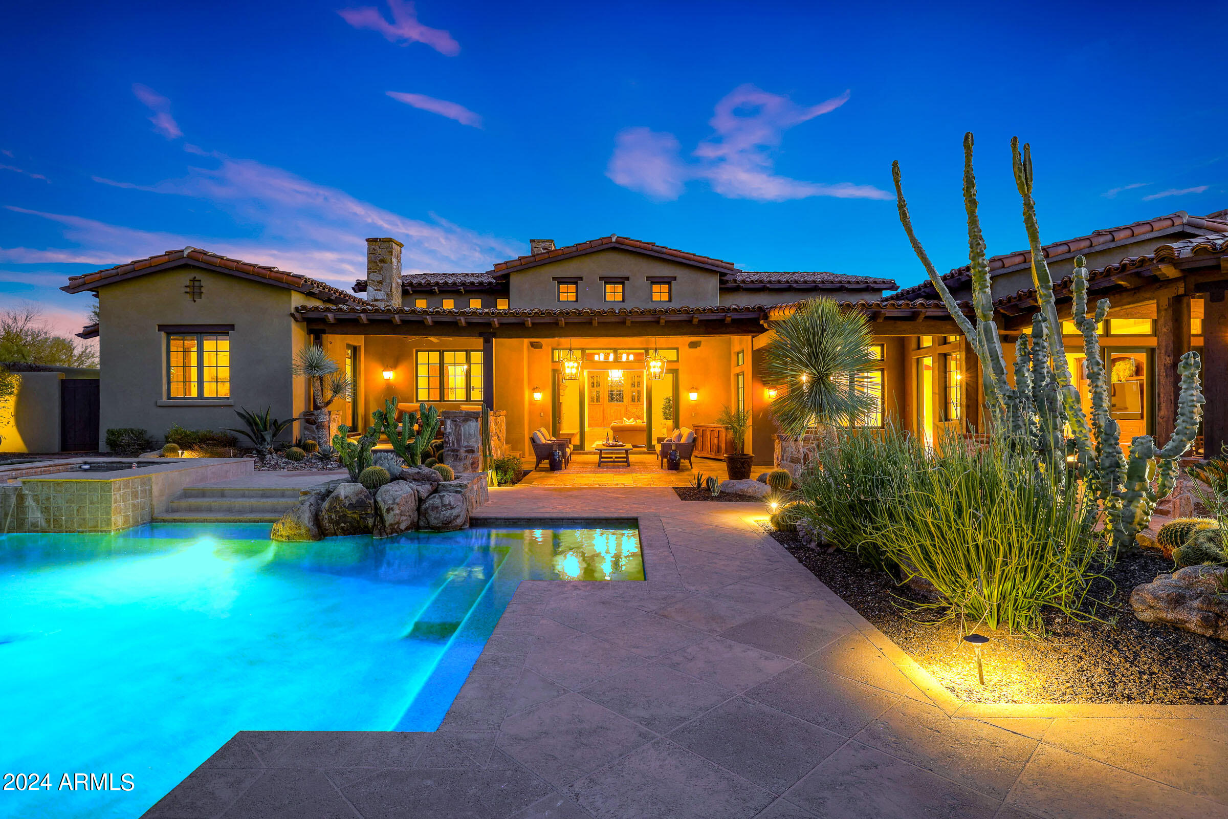 WHISPER ROCK UNIT 1 - Residential