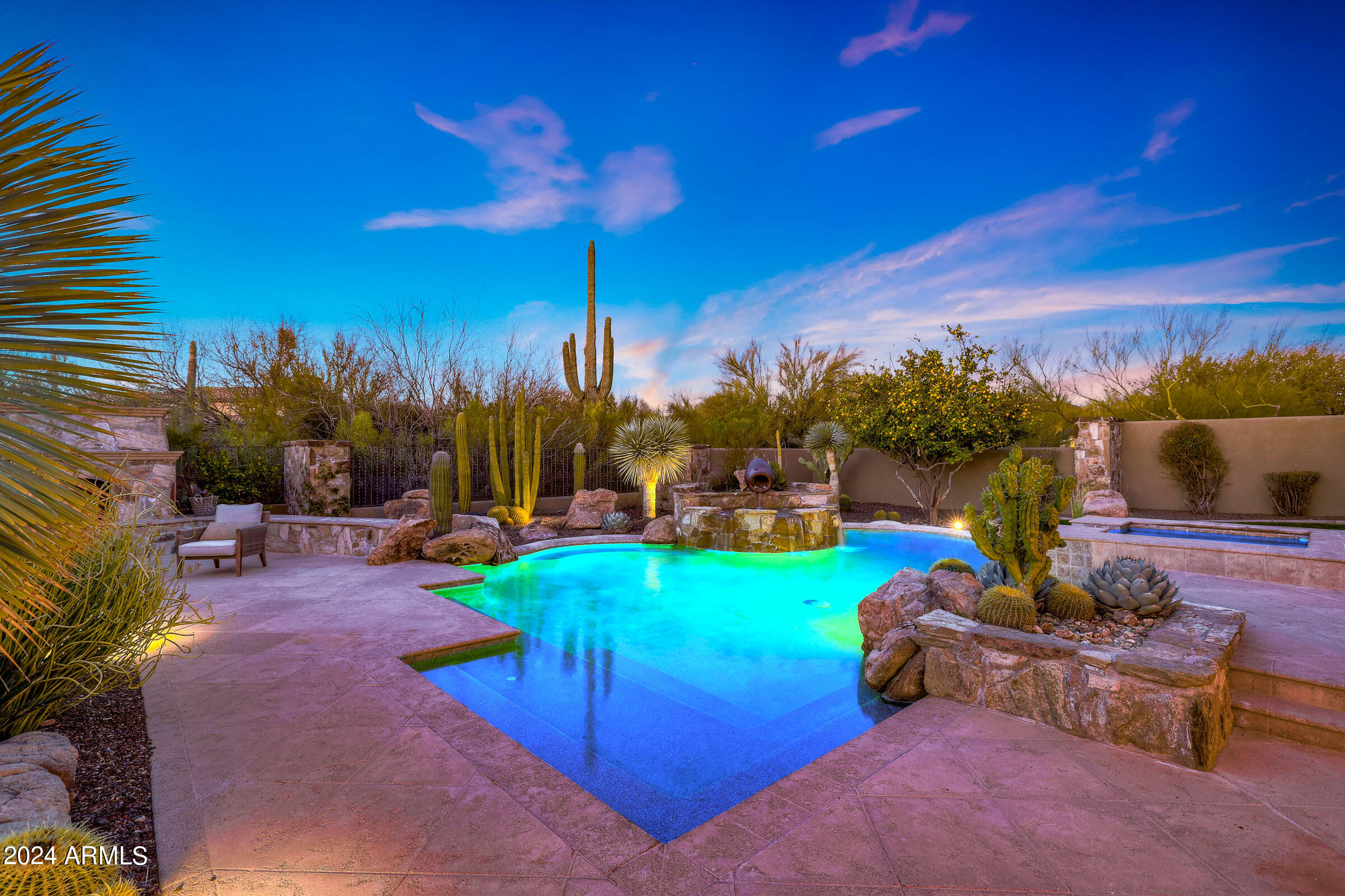 WHISPER ROCK UNIT 1 - Residential