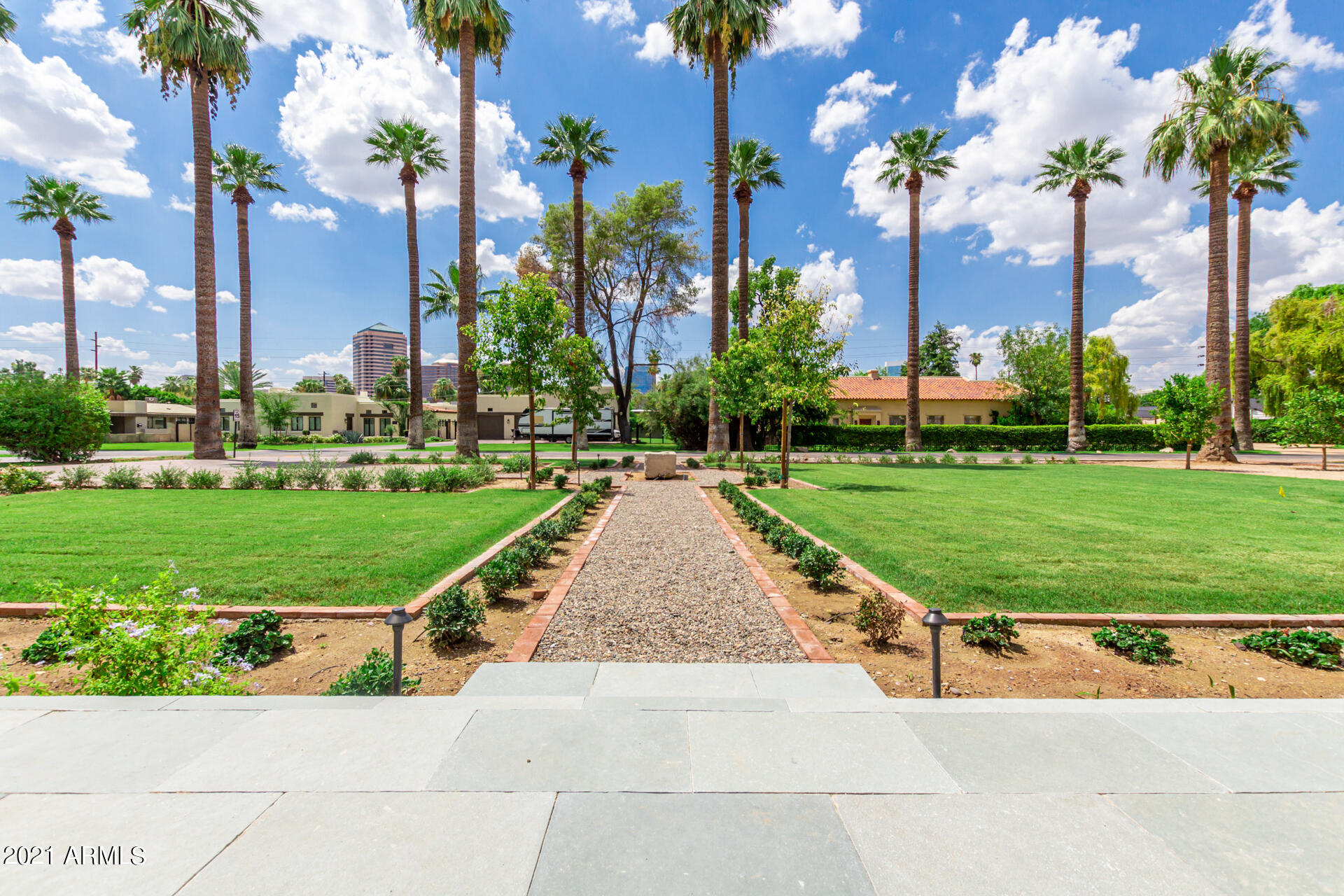 COUNTRY CLUB PLACE - Residential
