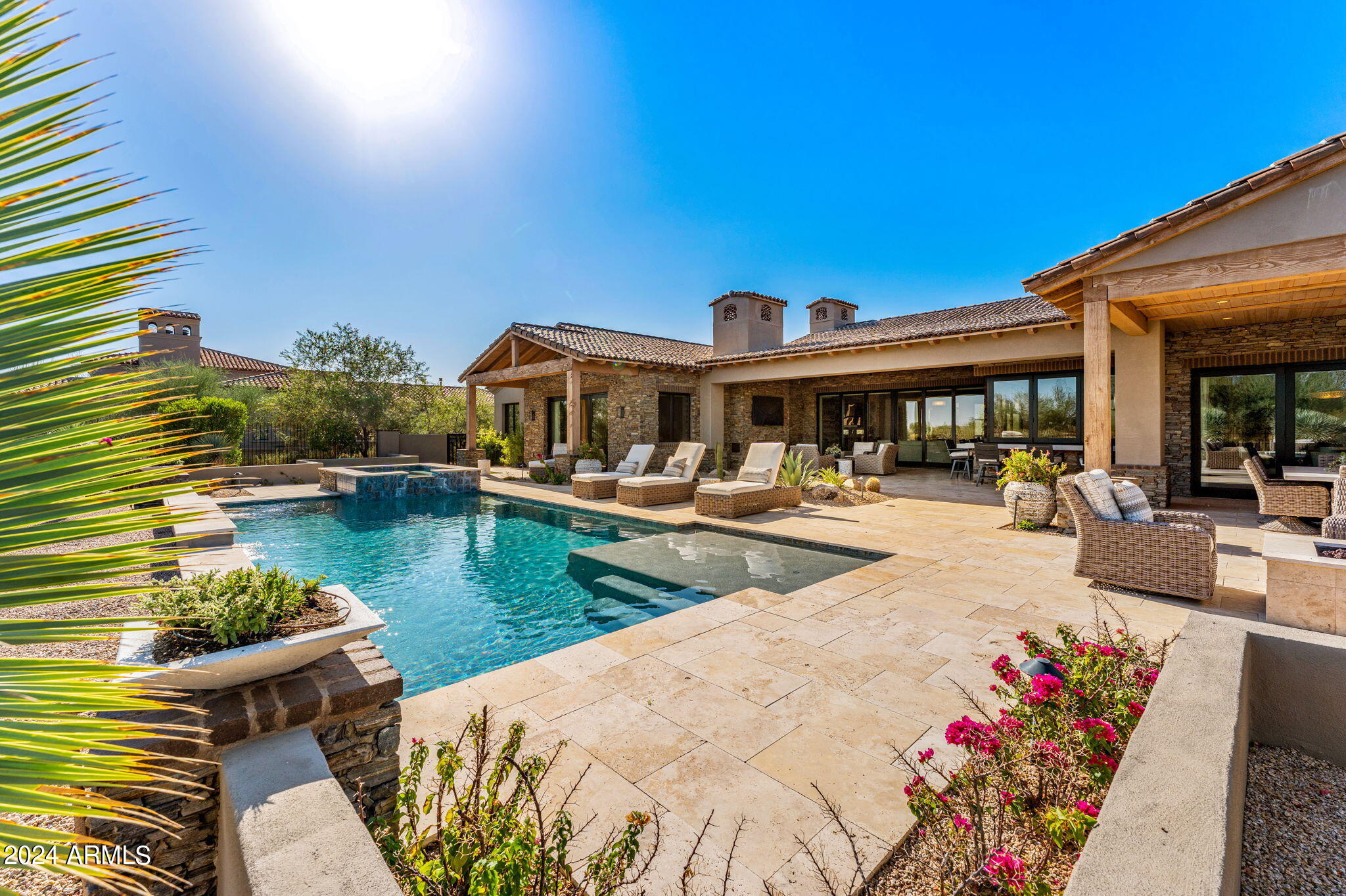 MIRABEL Club - Residential