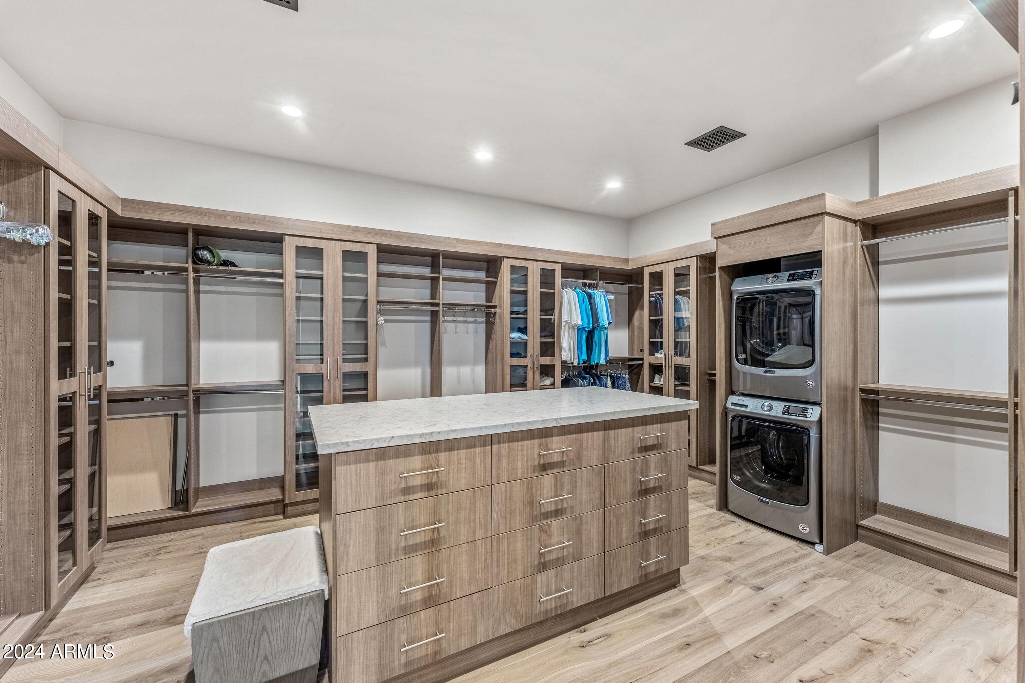 MIRABEL Club - Residential
