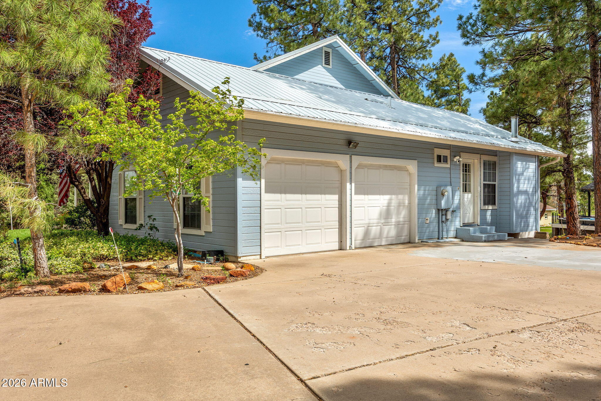 COUNTRY CLUB MANOR UNIT 2 - Residential
