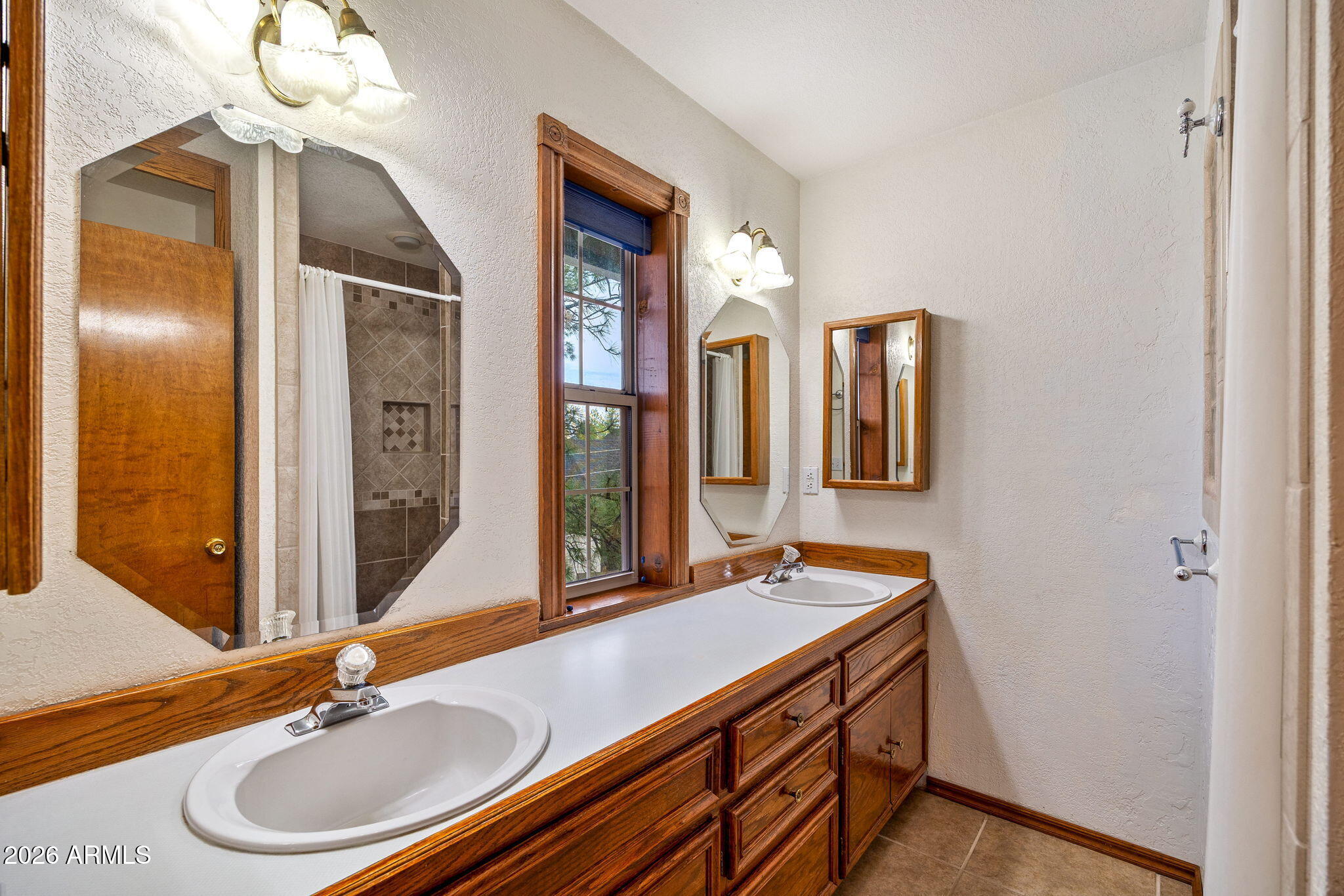 COUNTRY CLUB MANOR UNIT 2 - Residential