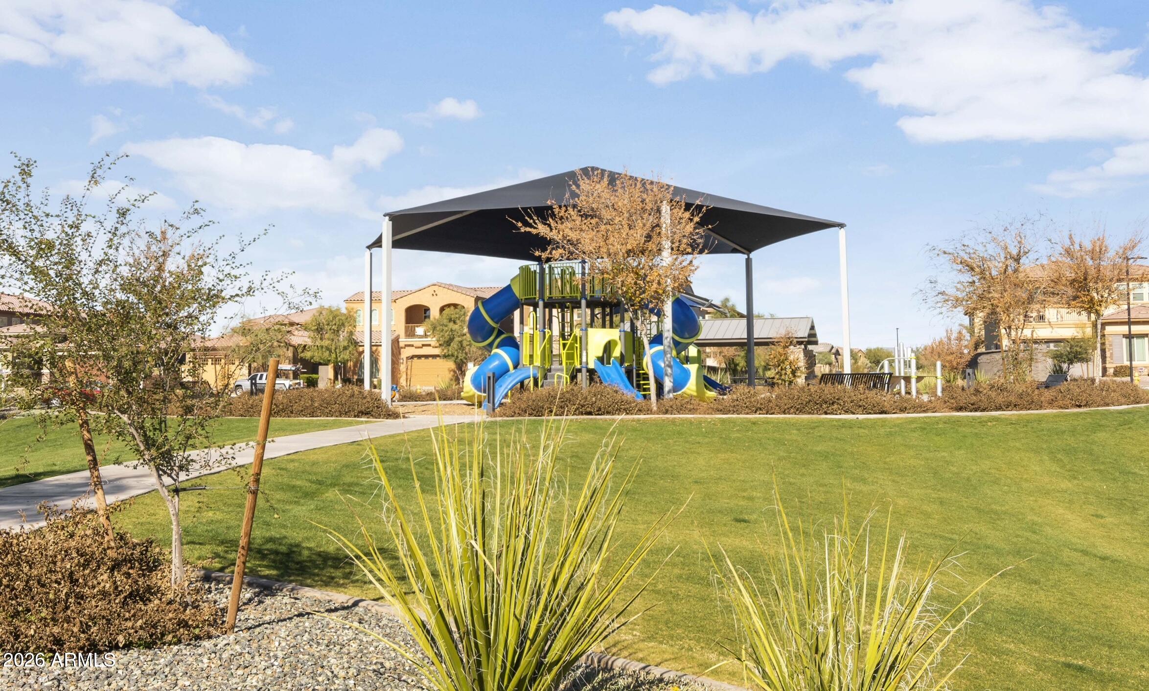 DESERT RIDGE SUPERBLOCK 7 NORTH PARCEL 4 - Residential