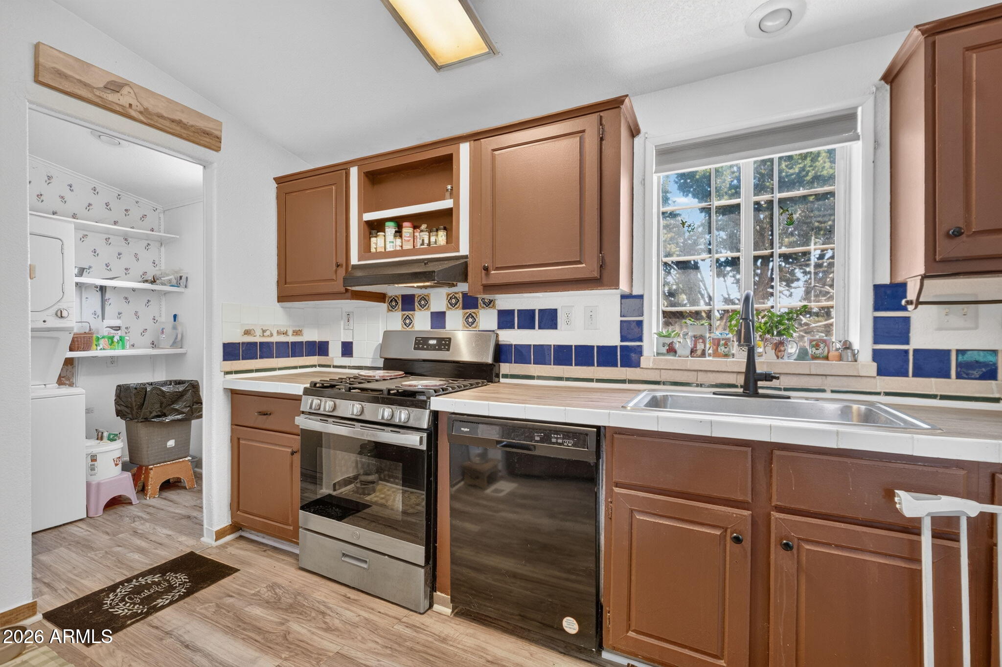 MOUNTAIN VIEW RANCHOS 4 - Residential