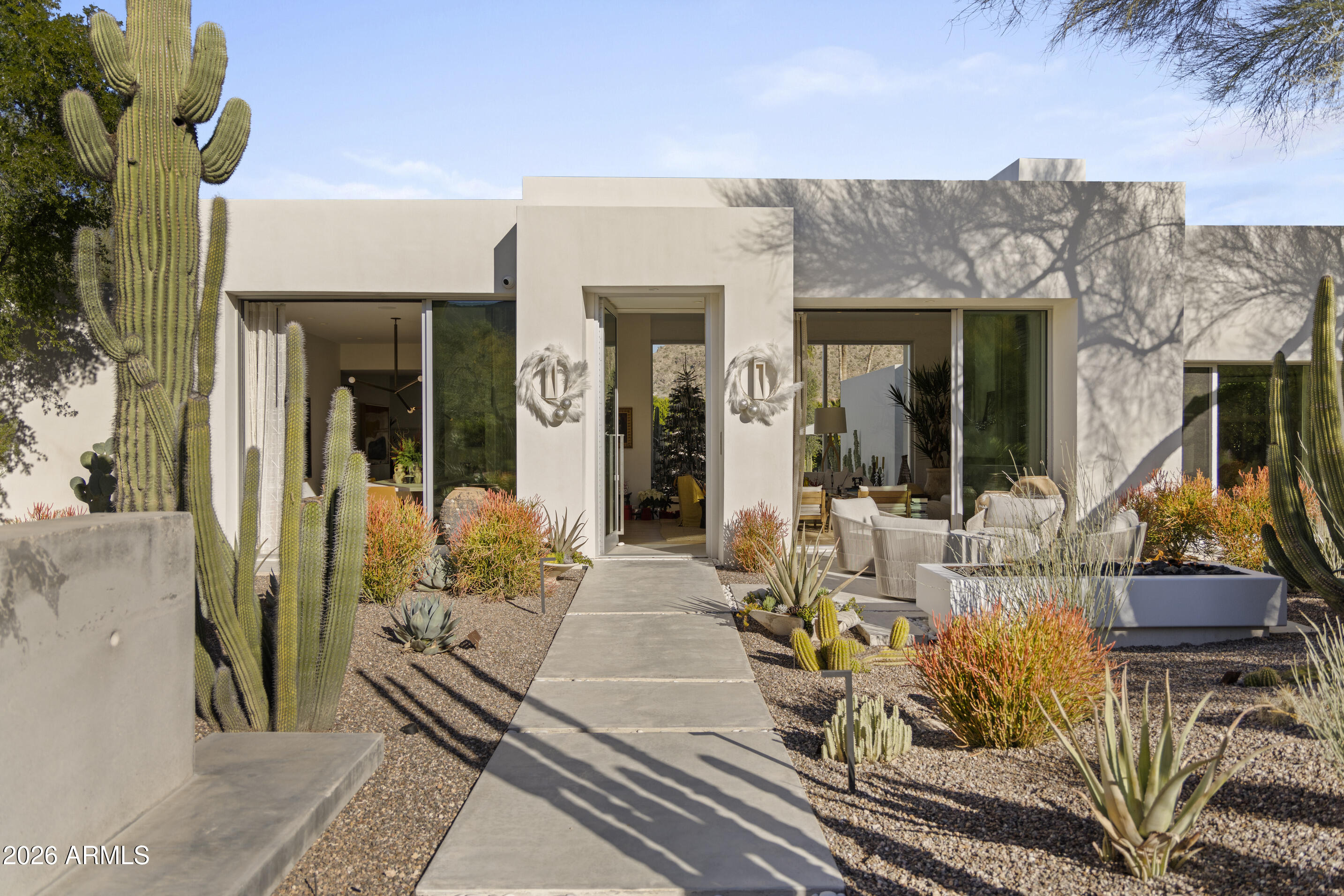 CAMELBACK MANOR - Residential