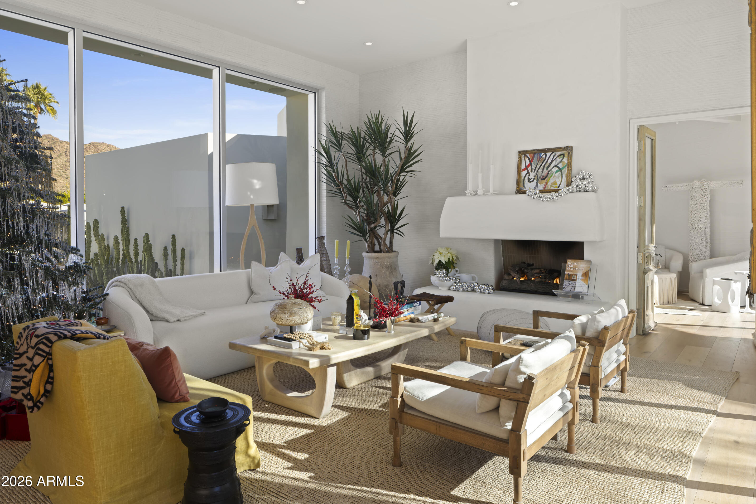 CAMELBACK MANOR - Residential