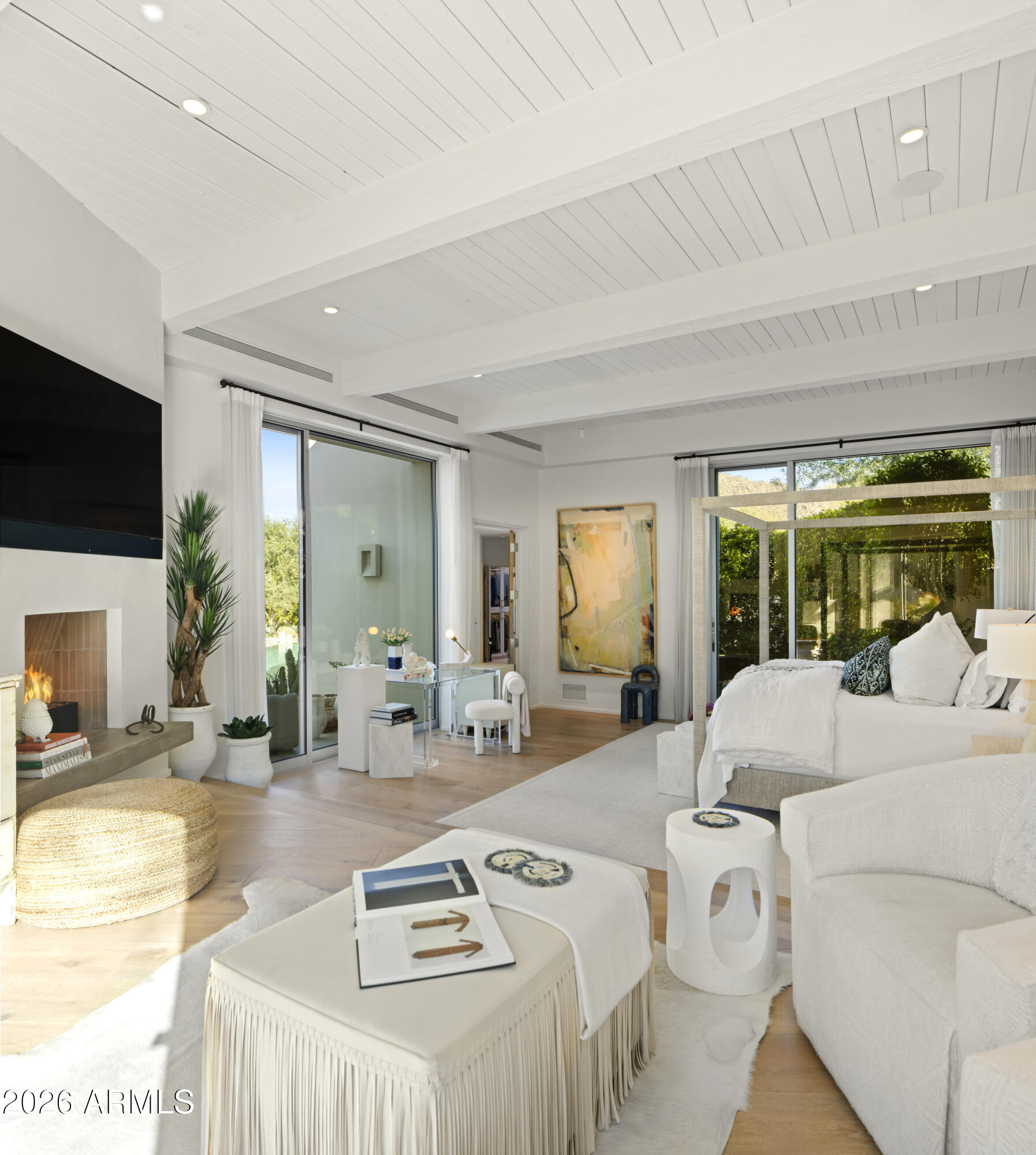 CAMELBACK MANOR - Residential