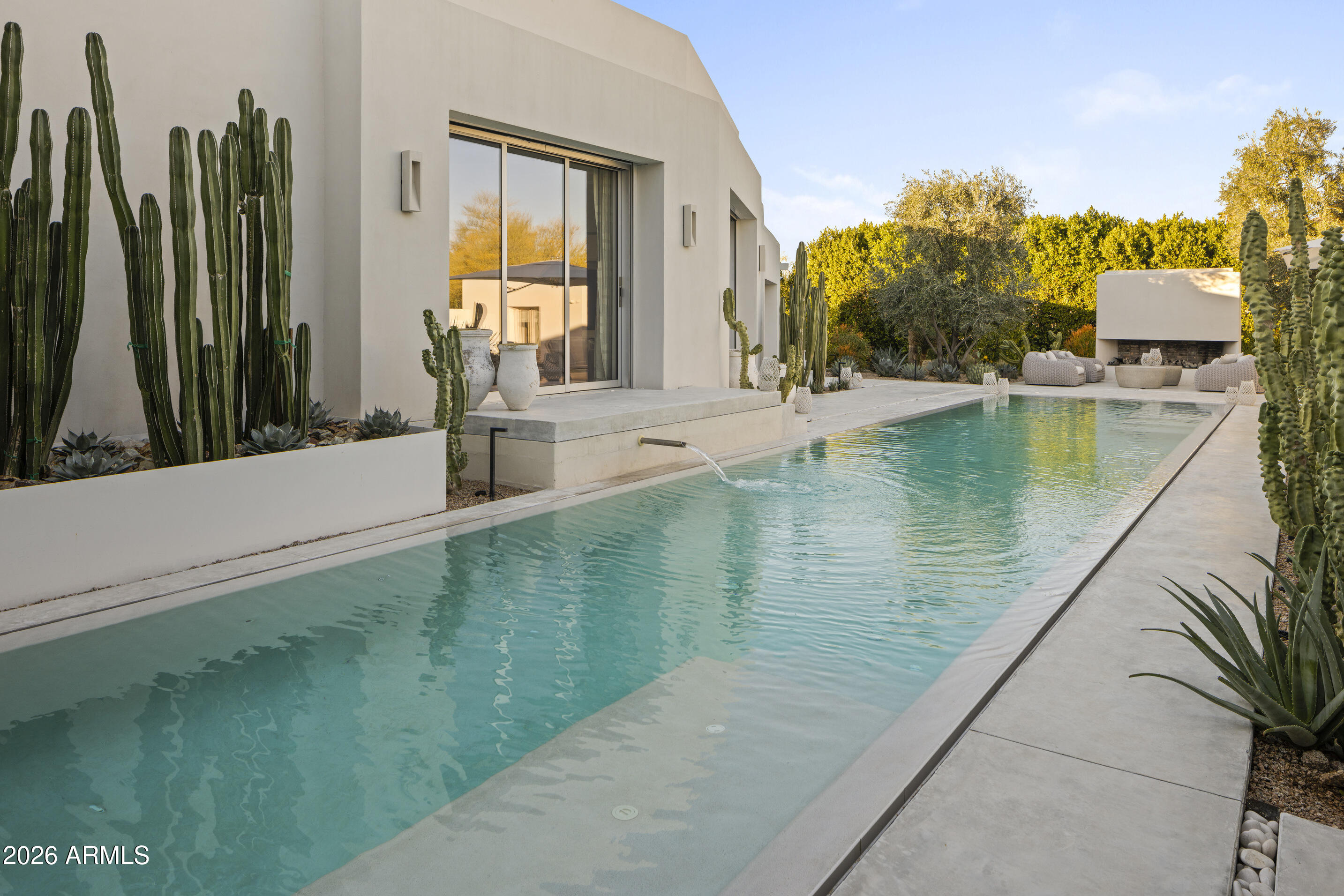 CAMELBACK MANOR - Residential