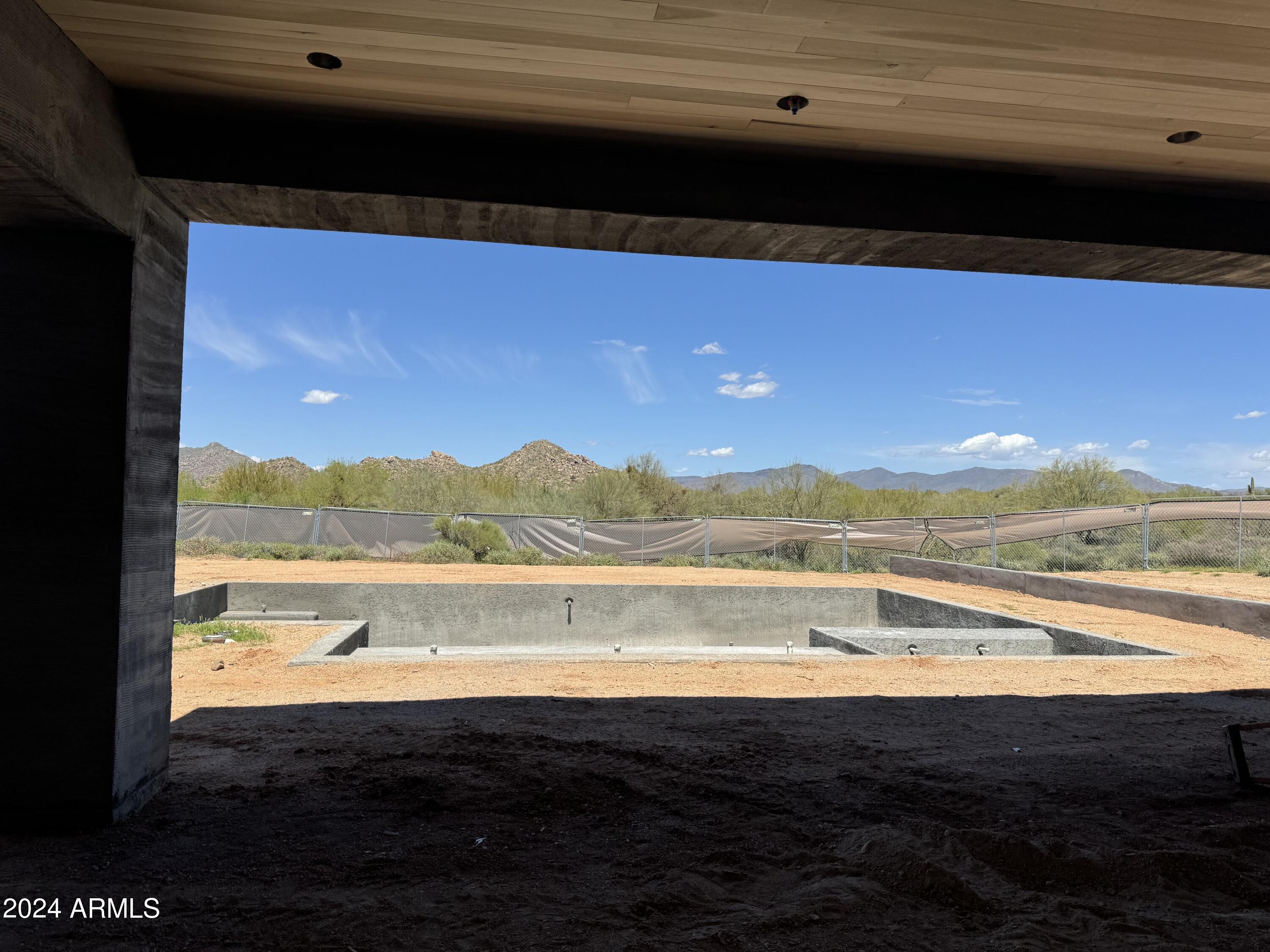 WHISPER ROCK UNIT 1 - Residential