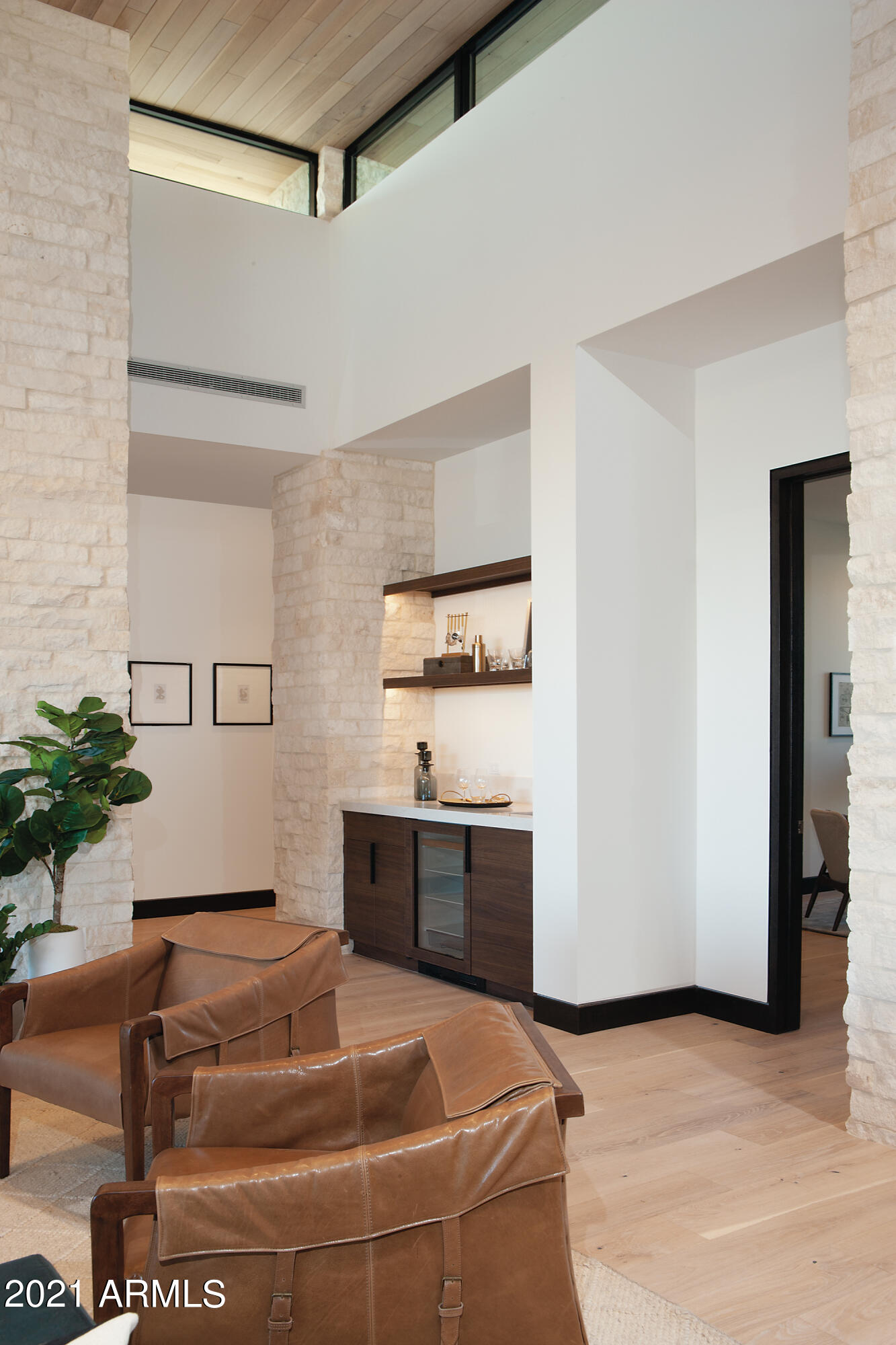 Solitude 
HV91 - Residential