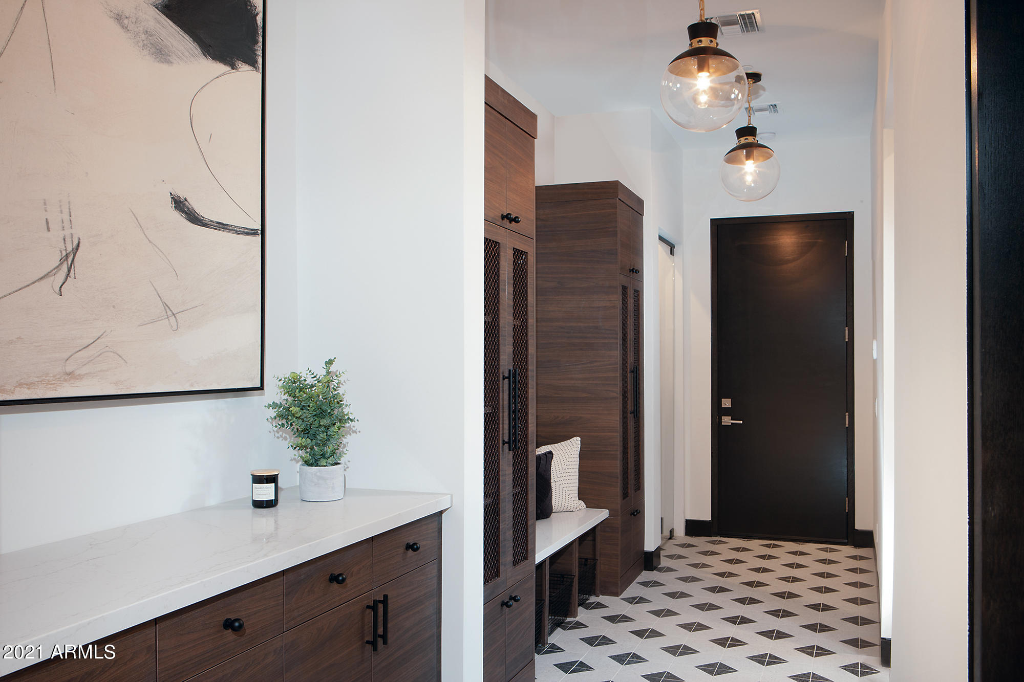 Solitude 
HV91 - Residential