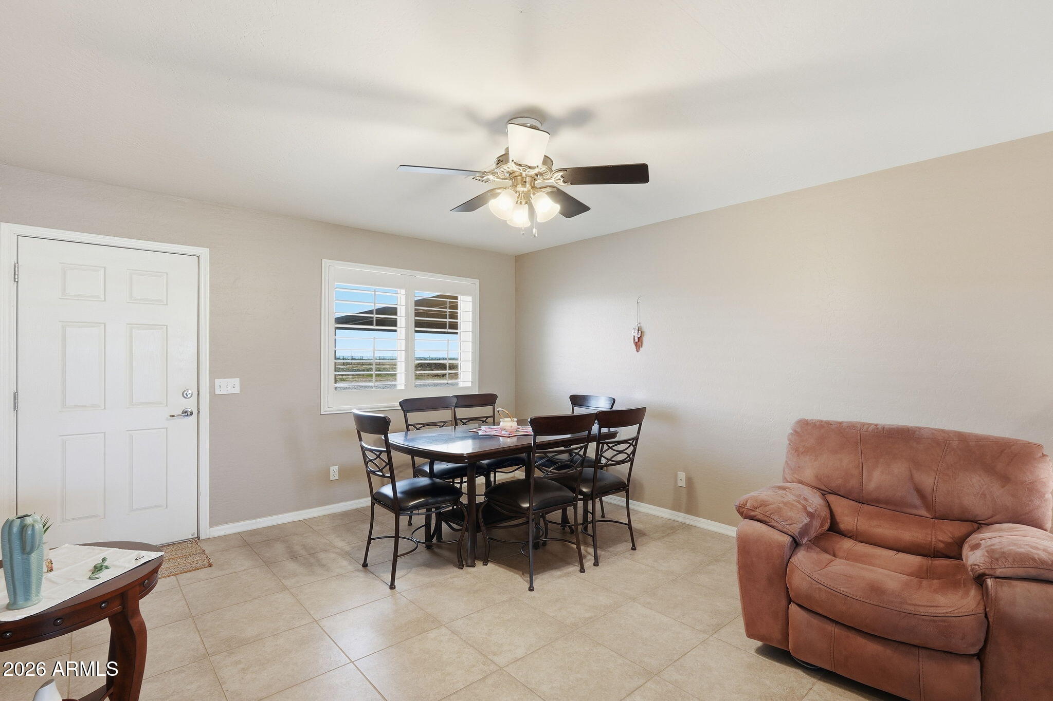 COM @ NW COR OF SEC 30-5S-9E TH S-1D E-1664.17 TH - Residential