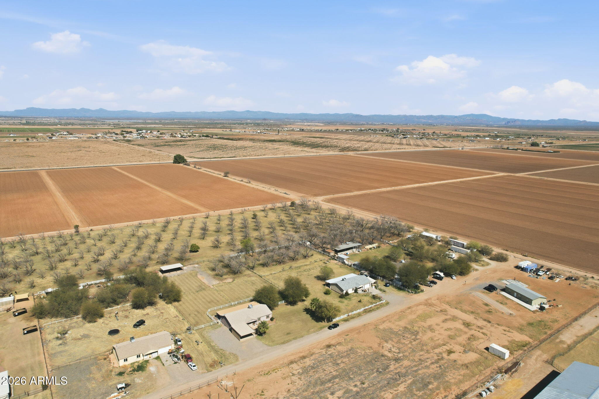 COM @ NW COR OF SEC 30-5S-9E TH S-1D E-1664.17 TH - Residential