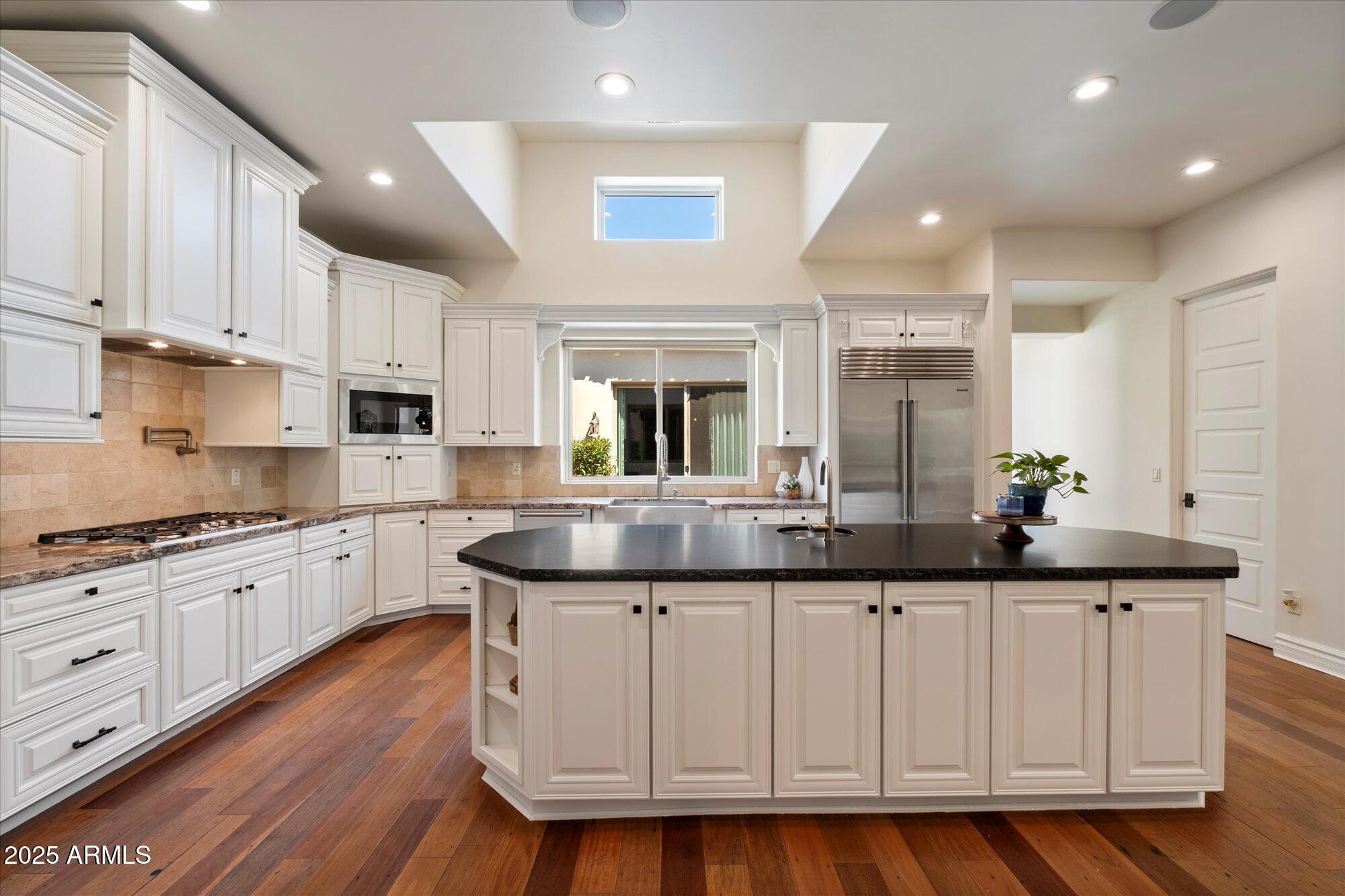 FOOTHILLS RANCHOS - Residential