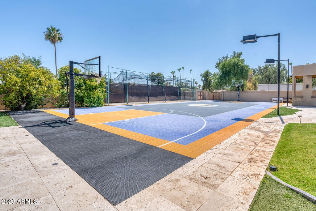 LA TIERRA ESTATES AMD - Residential