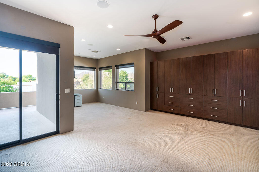 LA TIERRA ESTATES AMD - Residential