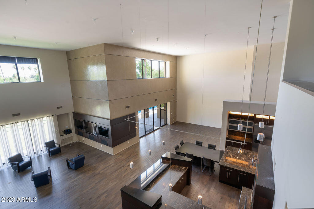 LA TIERRA ESTATES AMD - Residential