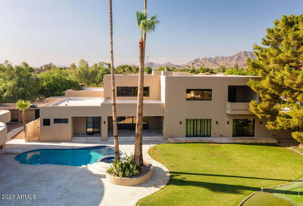 LA TIERRA ESTATES AMD - Residential