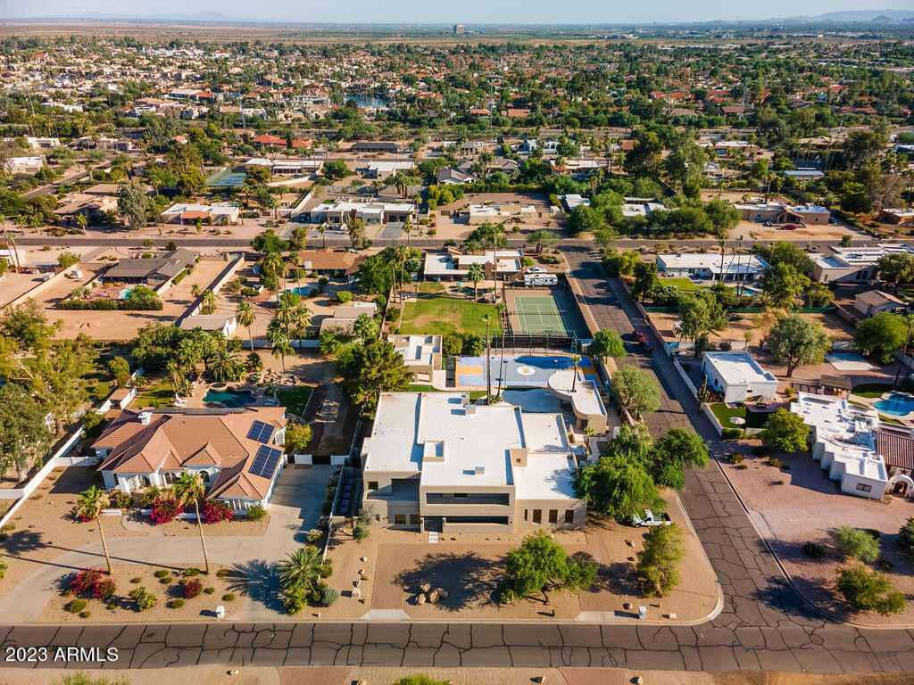 LA TIERRA ESTATES AMD - Residential