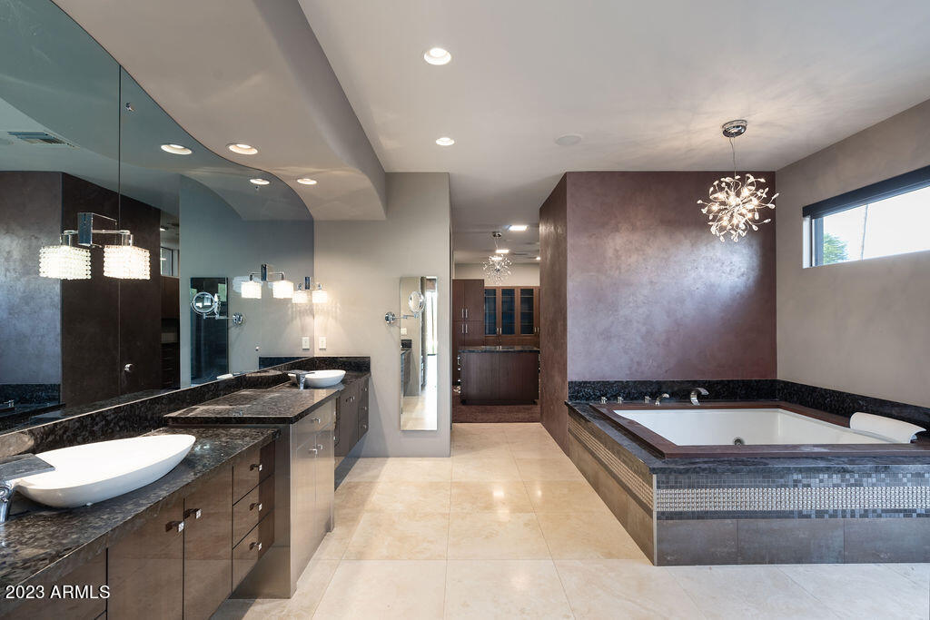 LA TIERRA ESTATES AMD - Residential