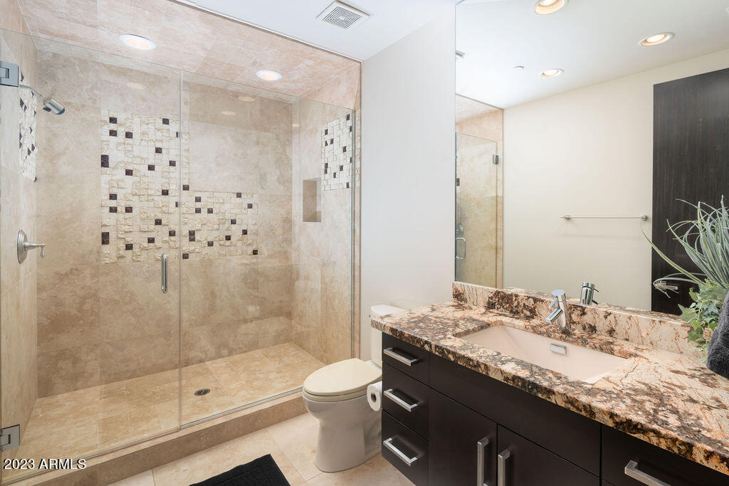 LA TIERRA ESTATES AMD - Residential